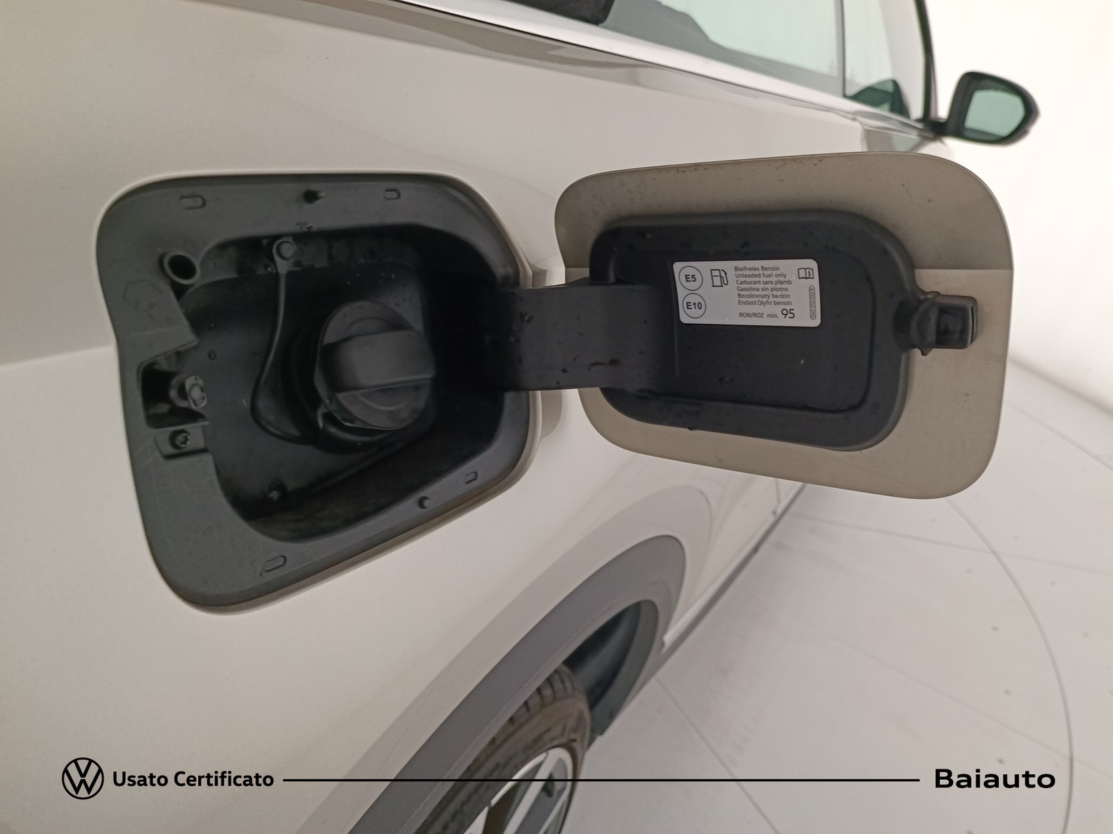 32 - Volkswagen T-Roc cabriolet 1.0 tsi 110cv style