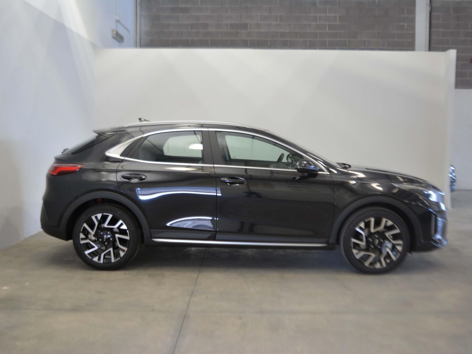 24 - Kia Xceed 1.0 t-gdi gpl 94cv business mt