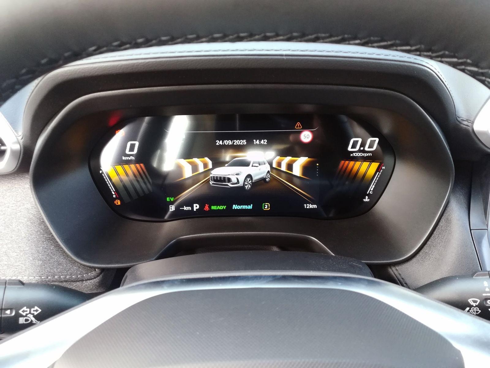 8 - Mg ZS 1.5 hybrid+ comfort auto