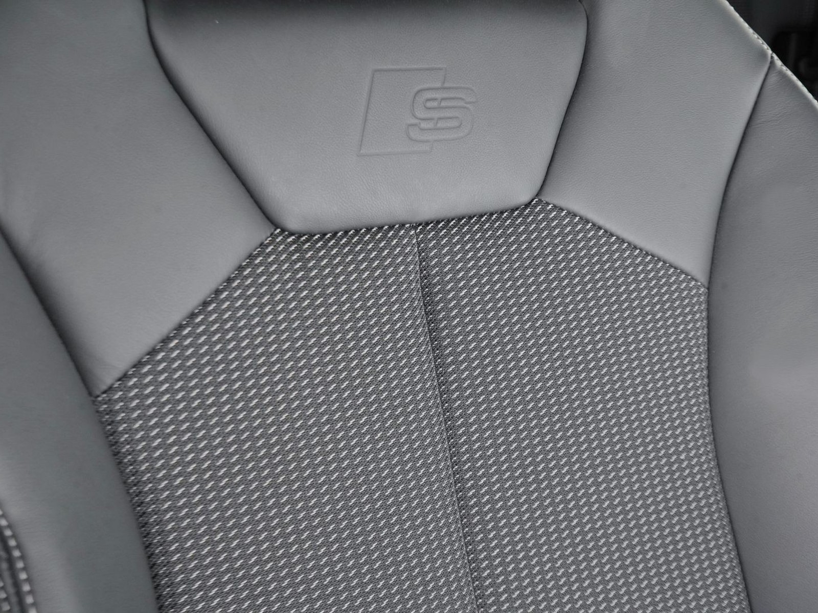 20 - Audi Q3 sportback 35 2.0 tdi s line edition s tronic