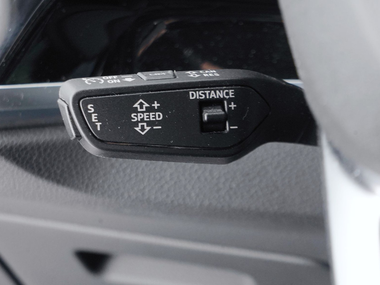 24 - Audi Q3 sportback 35 2.0 tdi s line edition s tronic