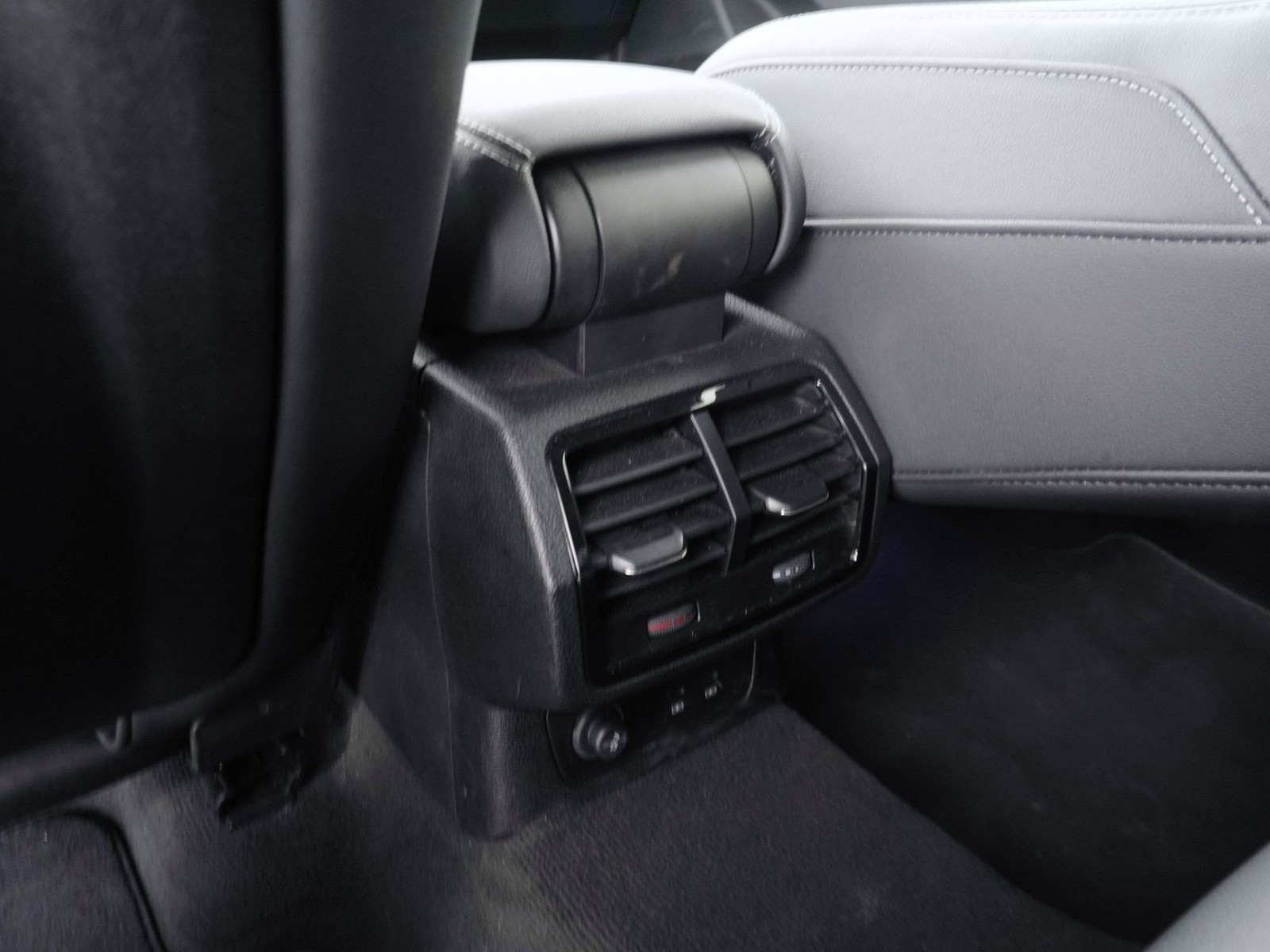 28 - Audi Q3 sportback 35 2.0 tdi s line edition s tronic