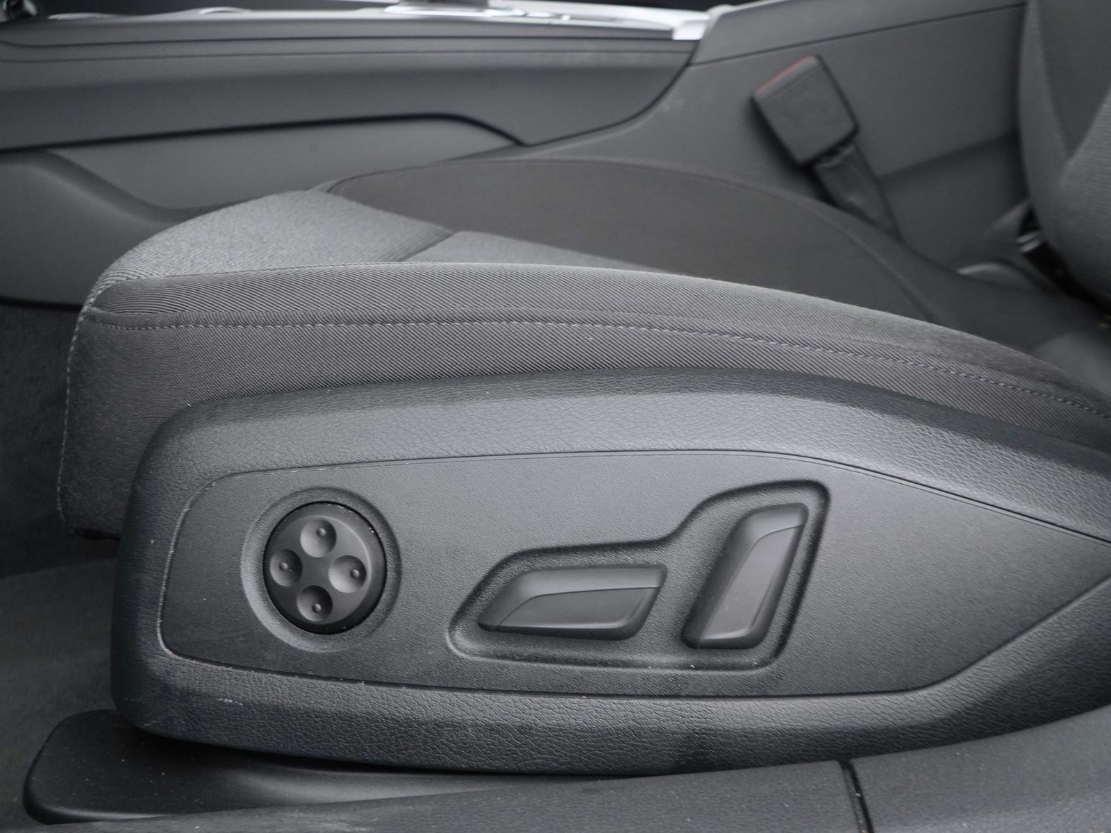 22 - Audi A4 allroad allroad 40 2.0 tdi mhev 204cv business evolution quattro s tronic