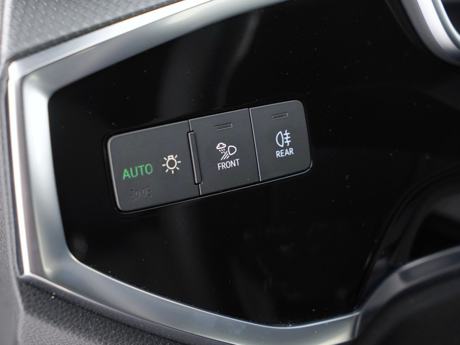 11 - Audi Q3 sportback 35 2.0 tdi s line edition s tronic