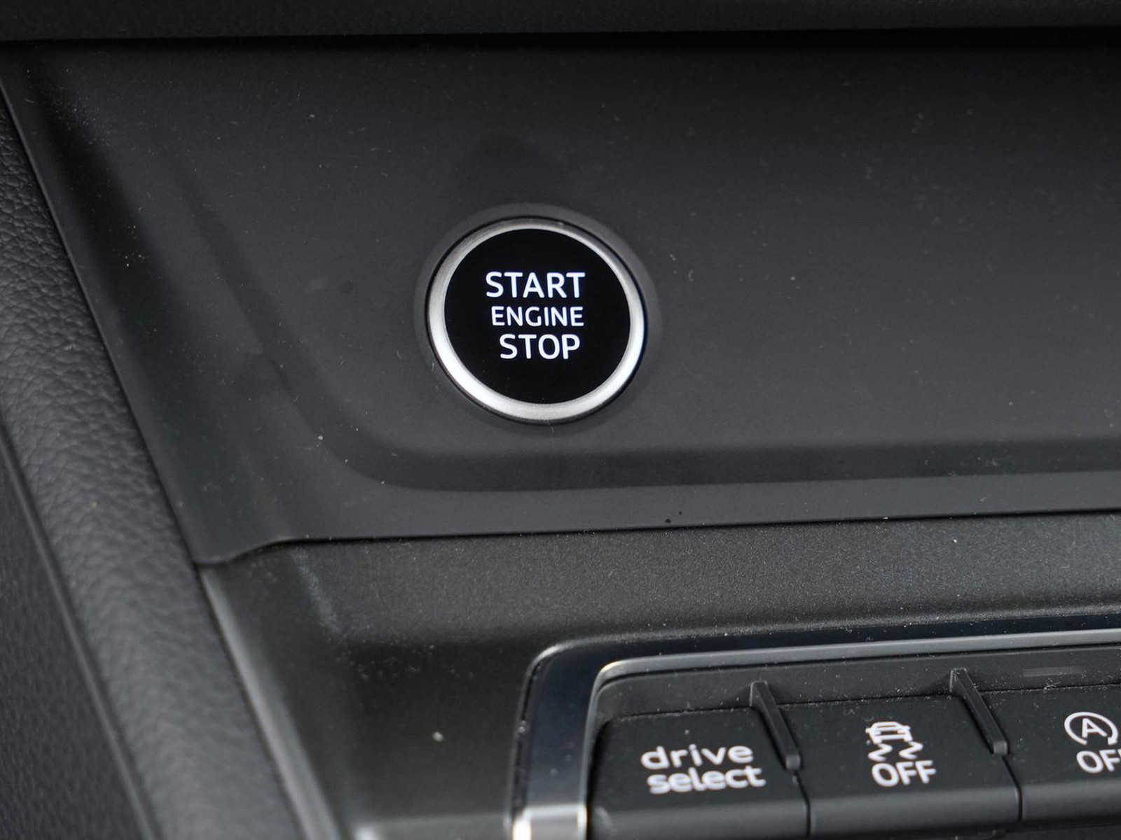 24 - Audi Q3 sportback 35 2.0 tdi s line edition s tronic