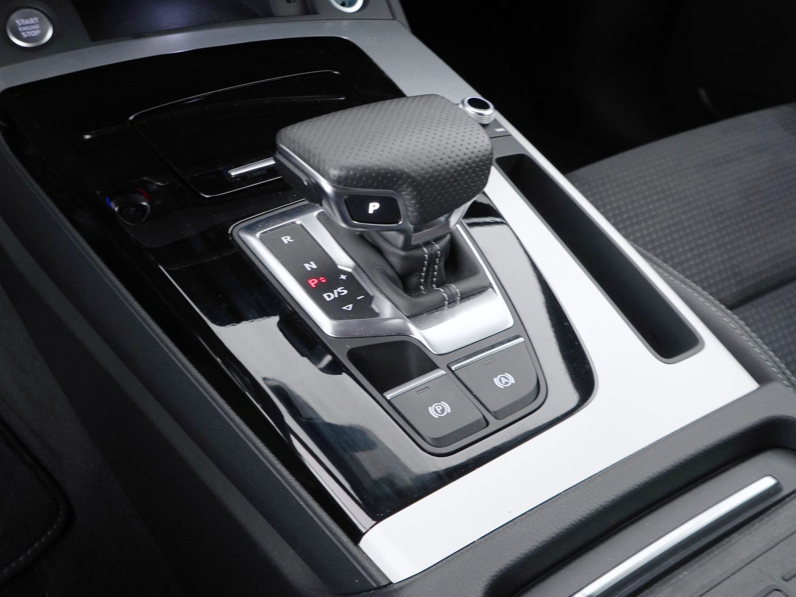 22 - Audi Q5 40 2.0 tdi mhev 12v s line quattro s tronic