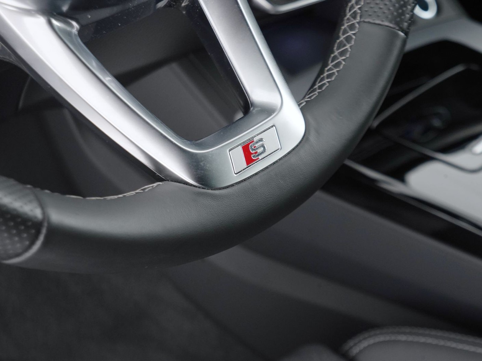 27 - Audi Q5 40 2.0 tdi mhev 12v s line quattro s tronic