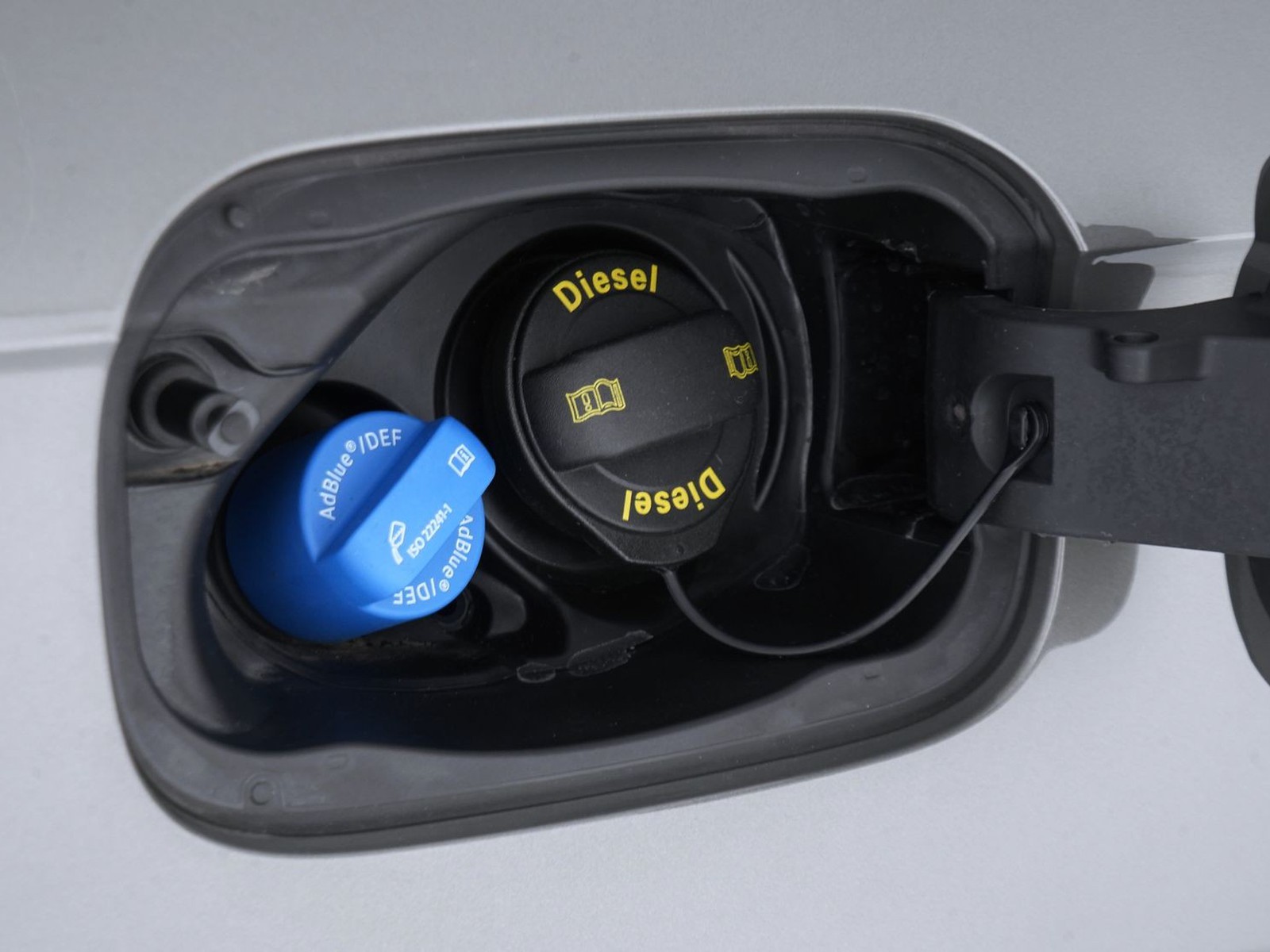 32 - Audi Q5 40 2.0 tdi mhev 12v s line quattro s tronic