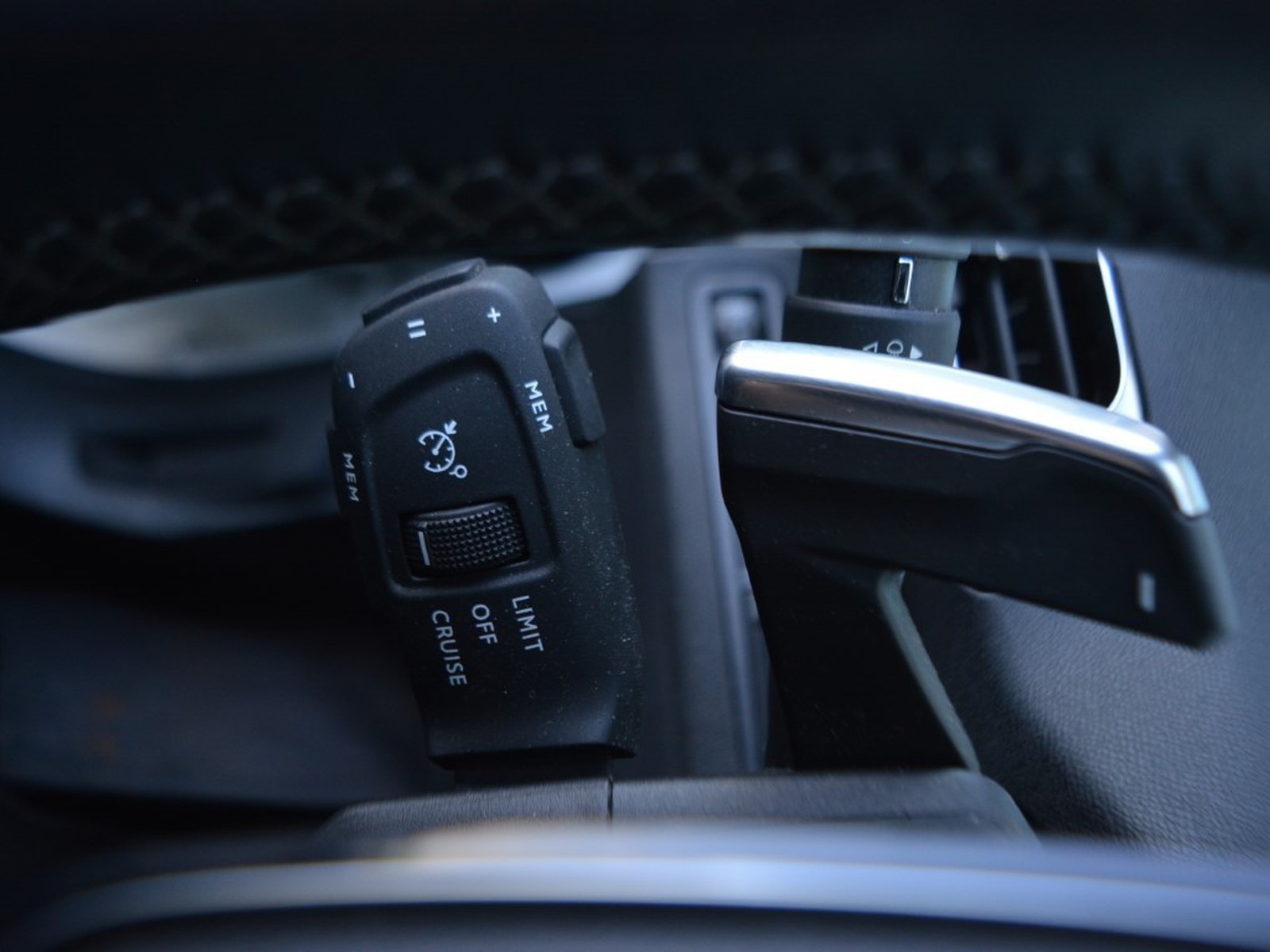 17 - Peugeot 3008 1.2 puretech turbo allure pack eat8 s&s