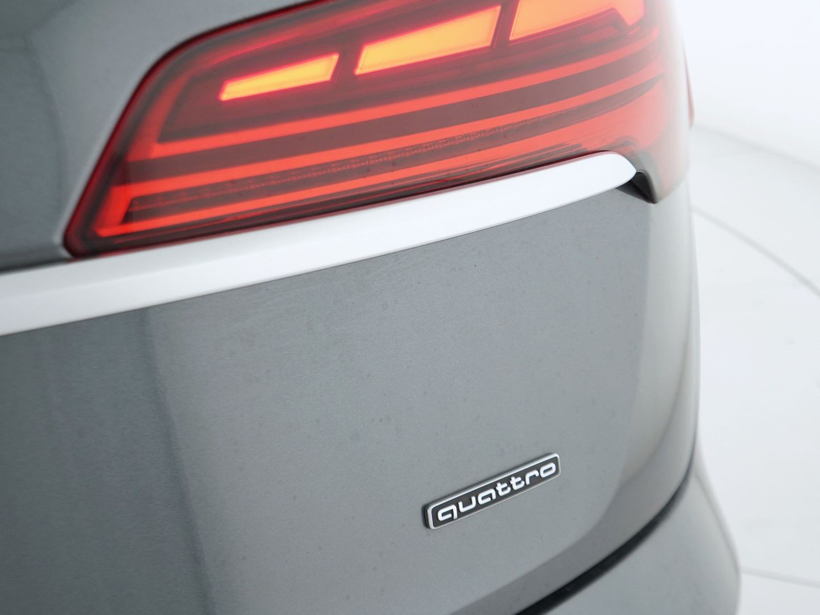 38 - Audi Q5 40 2.0 tdi mhev 12v s line quattro s tronic