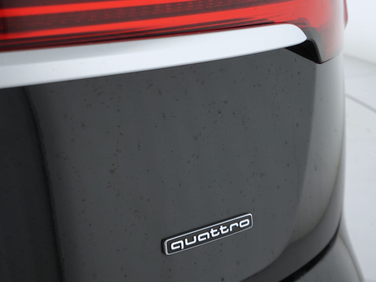 38 - Audi Q5 40 2.0 tdi mhev 12v s line quattro s tronic