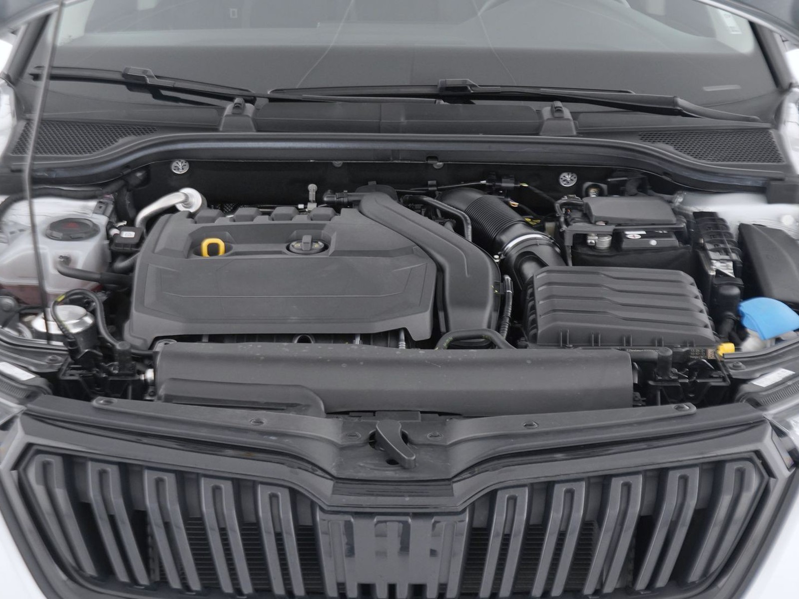 11 - Skoda Kamiq 1.5 tsi act 150cv dark shade dsg