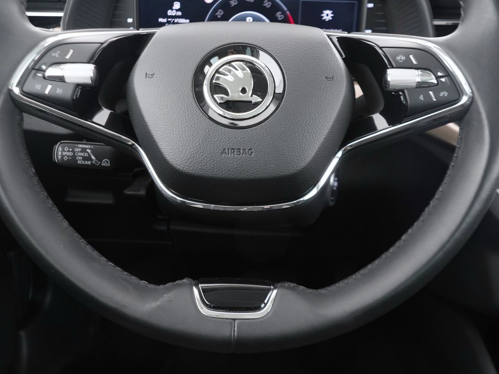 15 - Skoda Kamiq 1.5 tsi act 150cv dark shade dsg