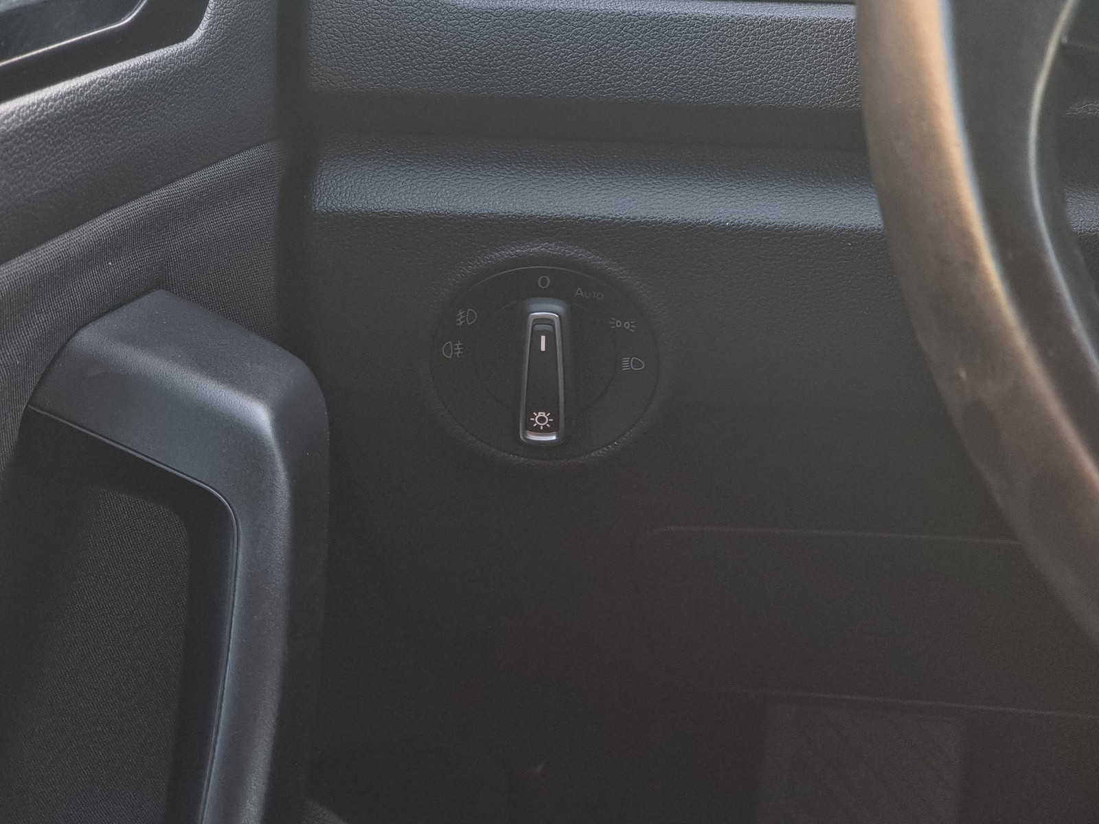 16 - Volkswagen T-Roc 1.0 tsi 110cv style