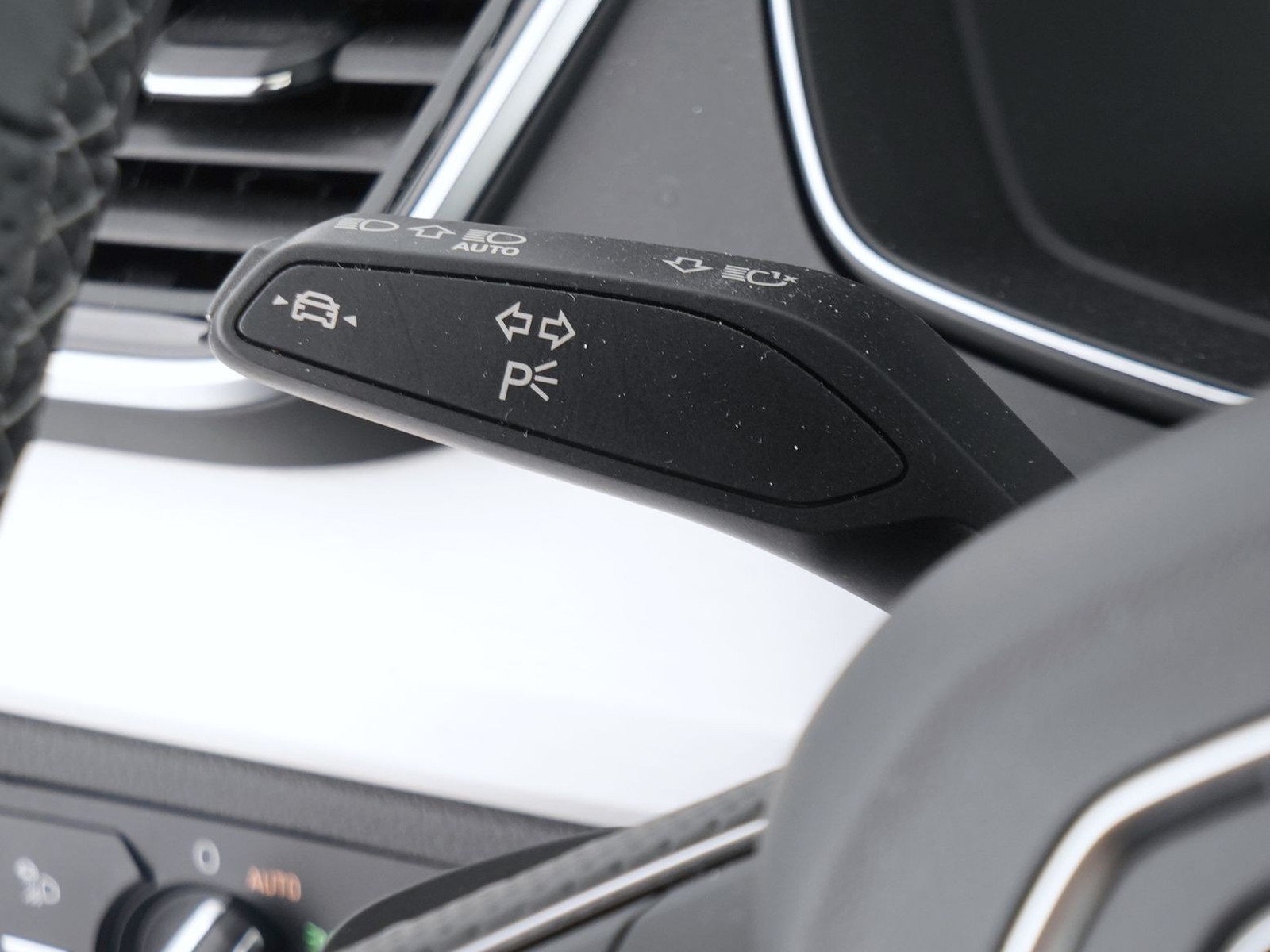 26 - Audi Q5 sportback 40 2.0 tdi mhev 12v s line quattro s tronic