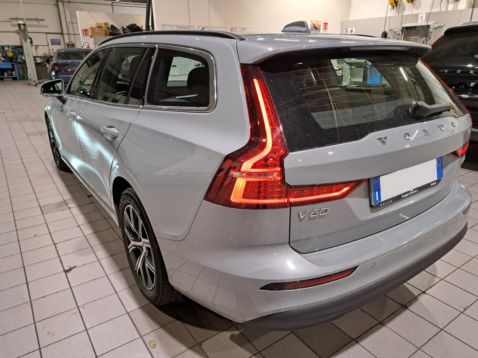 6 - Volvo V60 2.0 b3 core automatico
