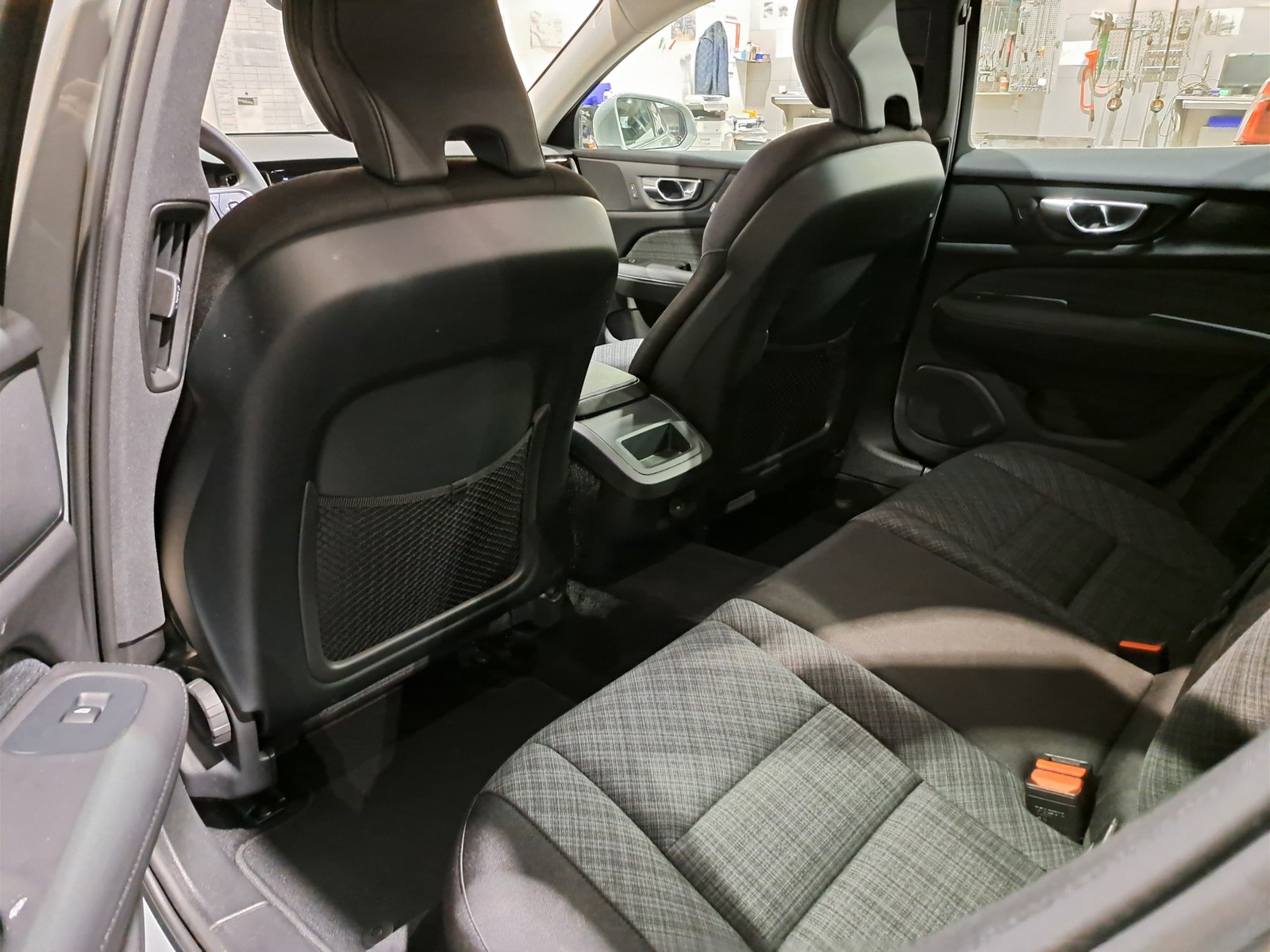 8 - Volvo V60 2.0 b3 core automatico