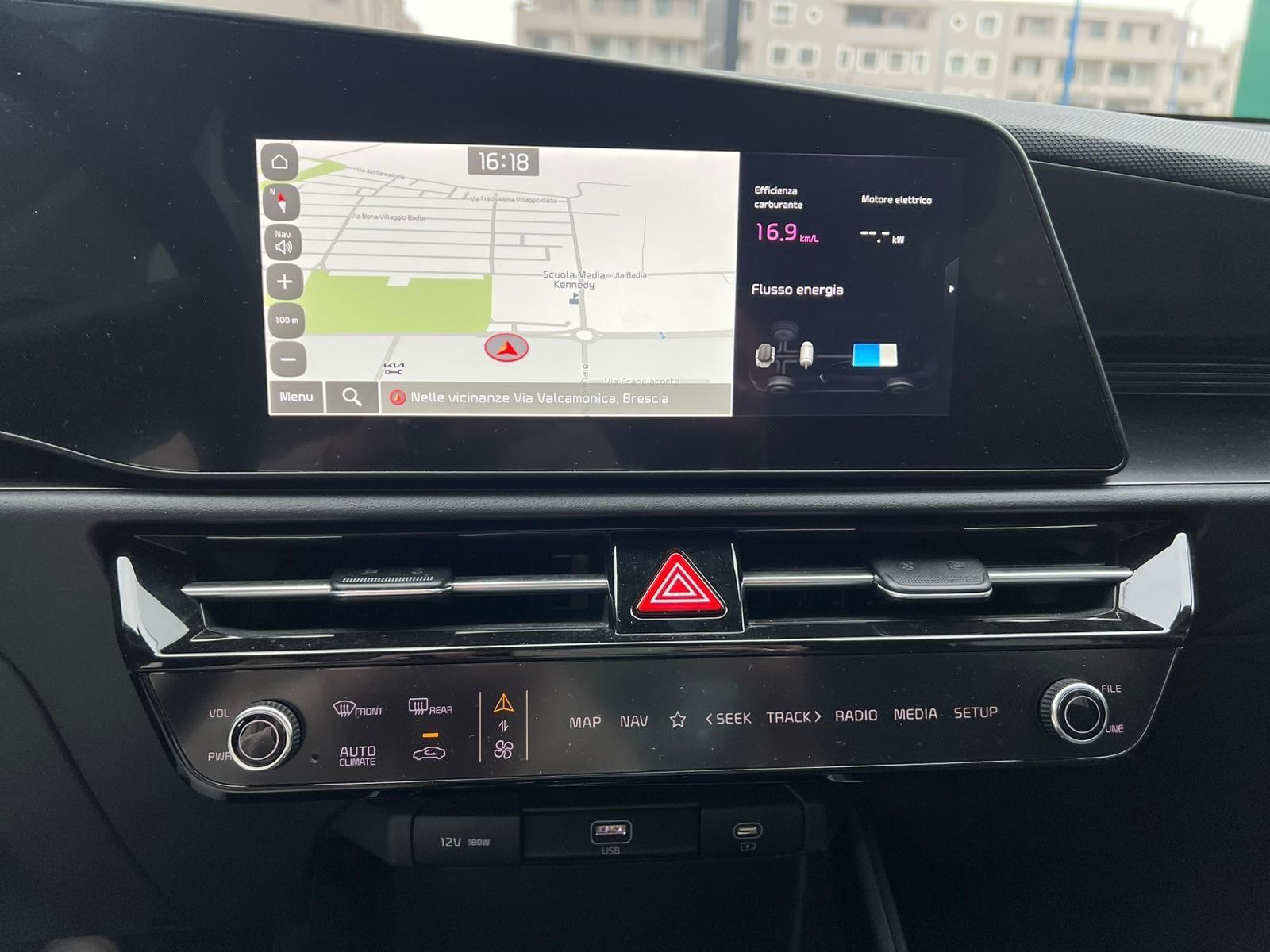 10 - Kia Niro 1.6 gdi hybrid 129cv business dct6