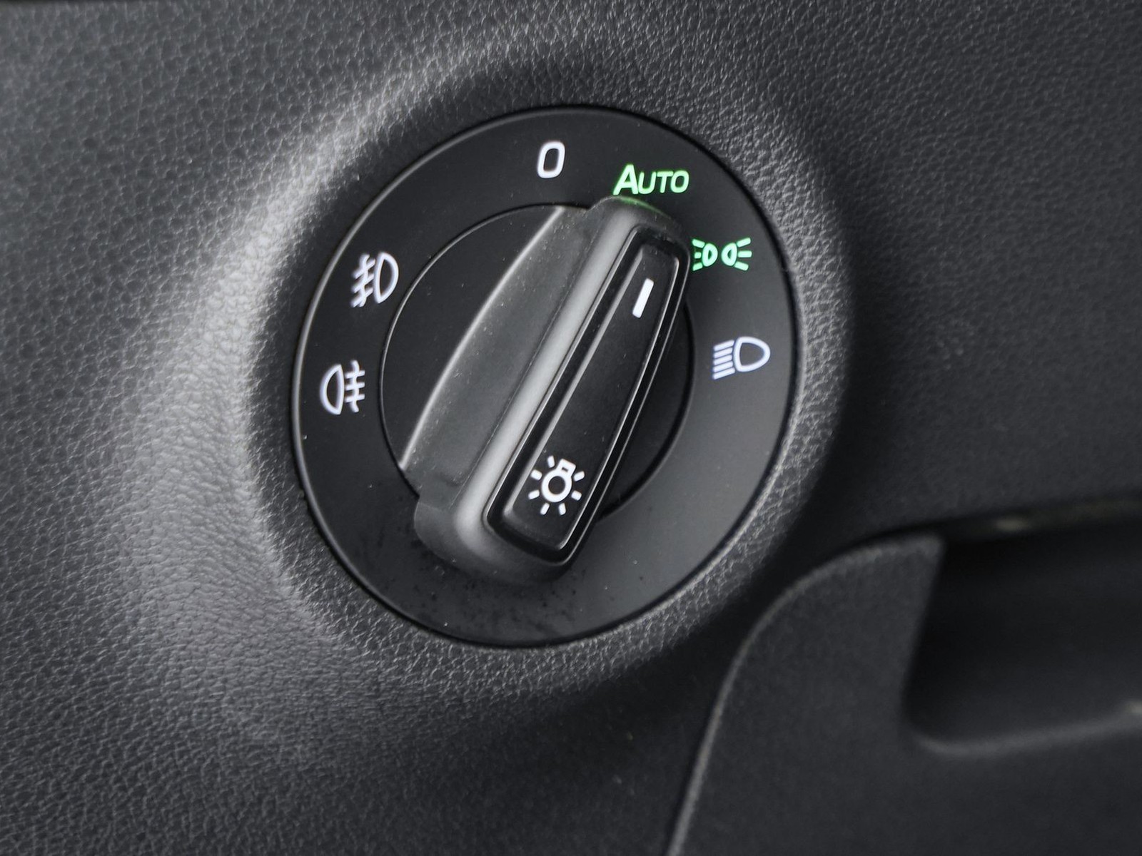 16 - Skoda Karoq 1.5 tsi act executive dsg