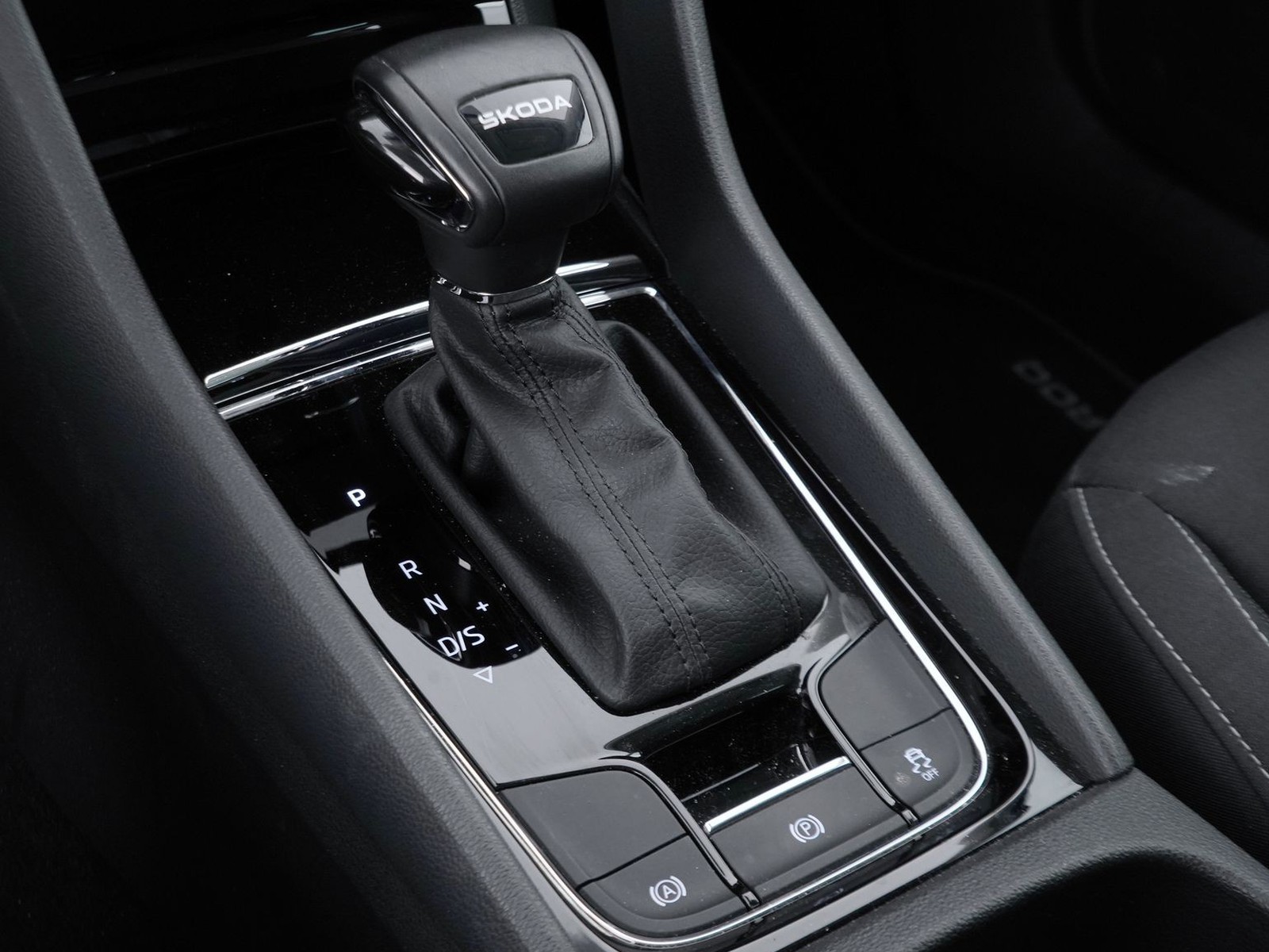 22 - Skoda Karoq 1.5 tsi act executive dsg