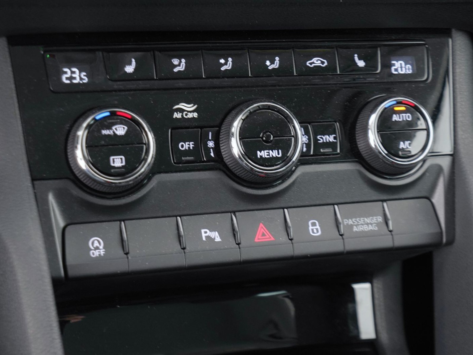 24 - Skoda Karoq 1.5 tsi act executive dsg