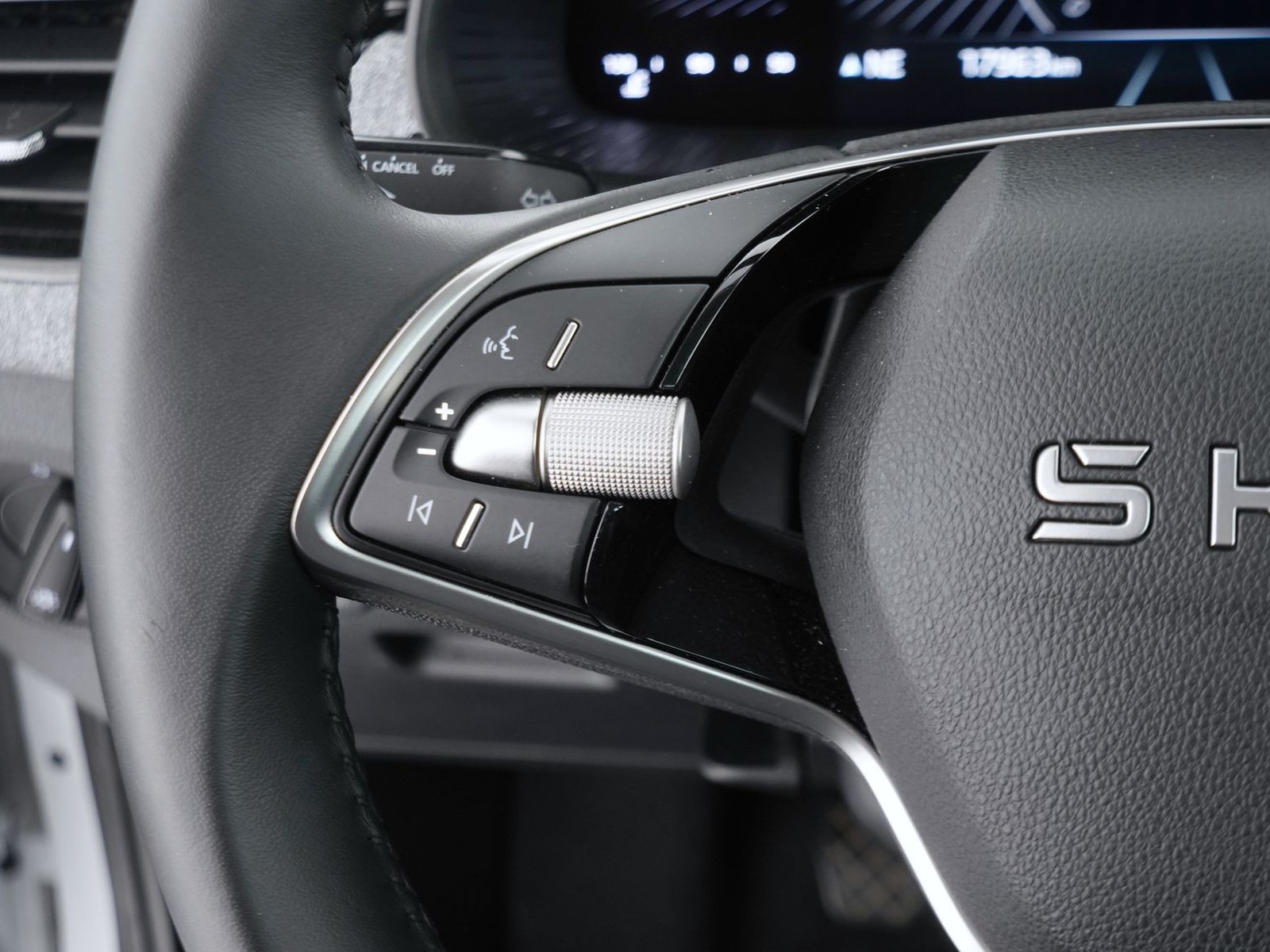 26 - Skoda Kamiq 1.5 tsi act 150cv 130 edition