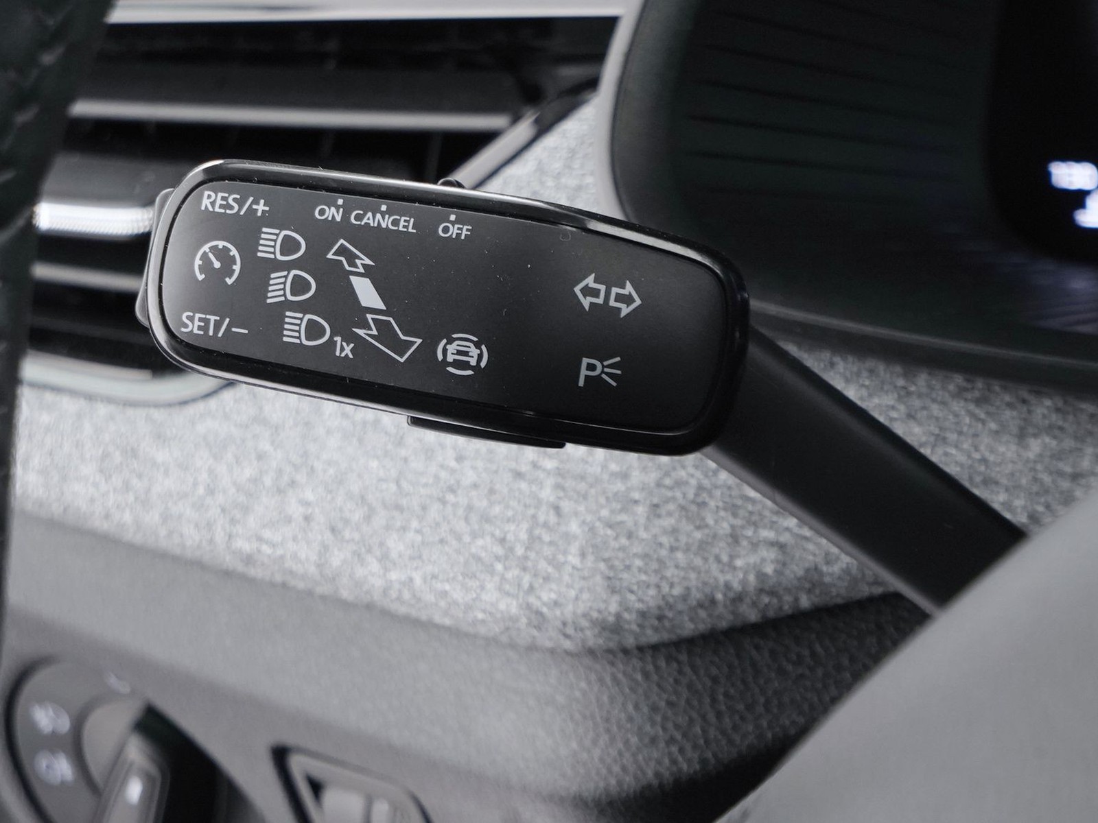 28 - Skoda Kamiq 1.5 tsi act 150cv 130 edition