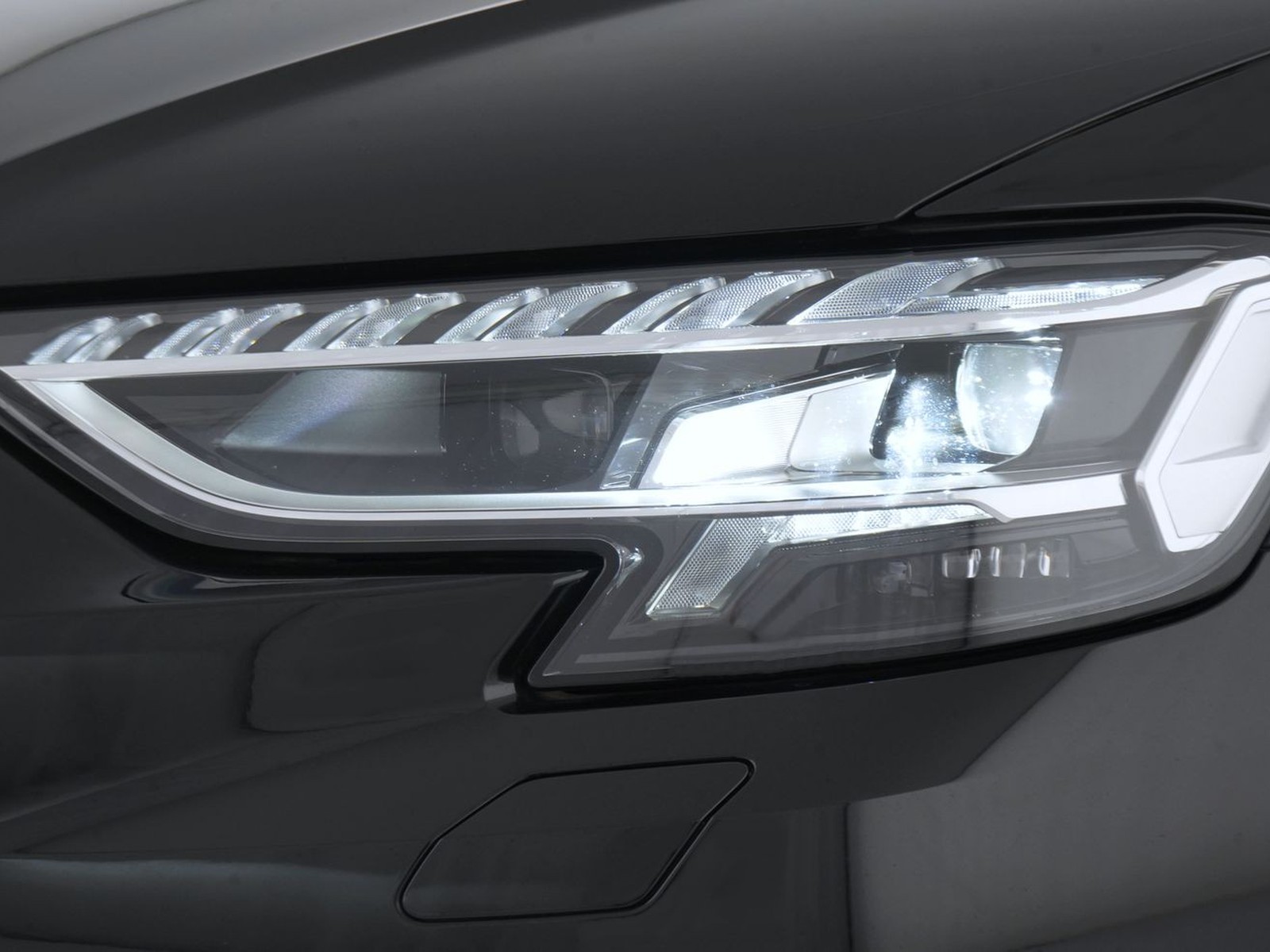 6 - Audi A8 50 3.0 v6 tdi mhev quattro tiptronic