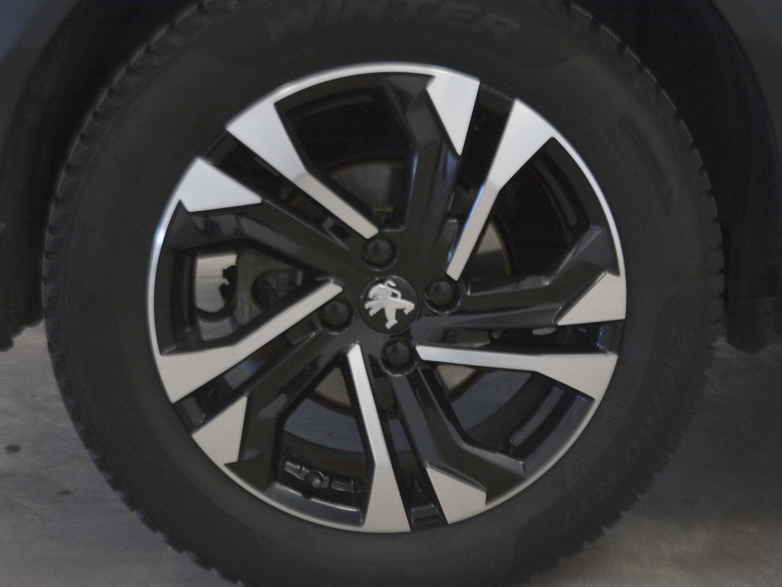 16 - Peugeot e-2008 100kw gt line