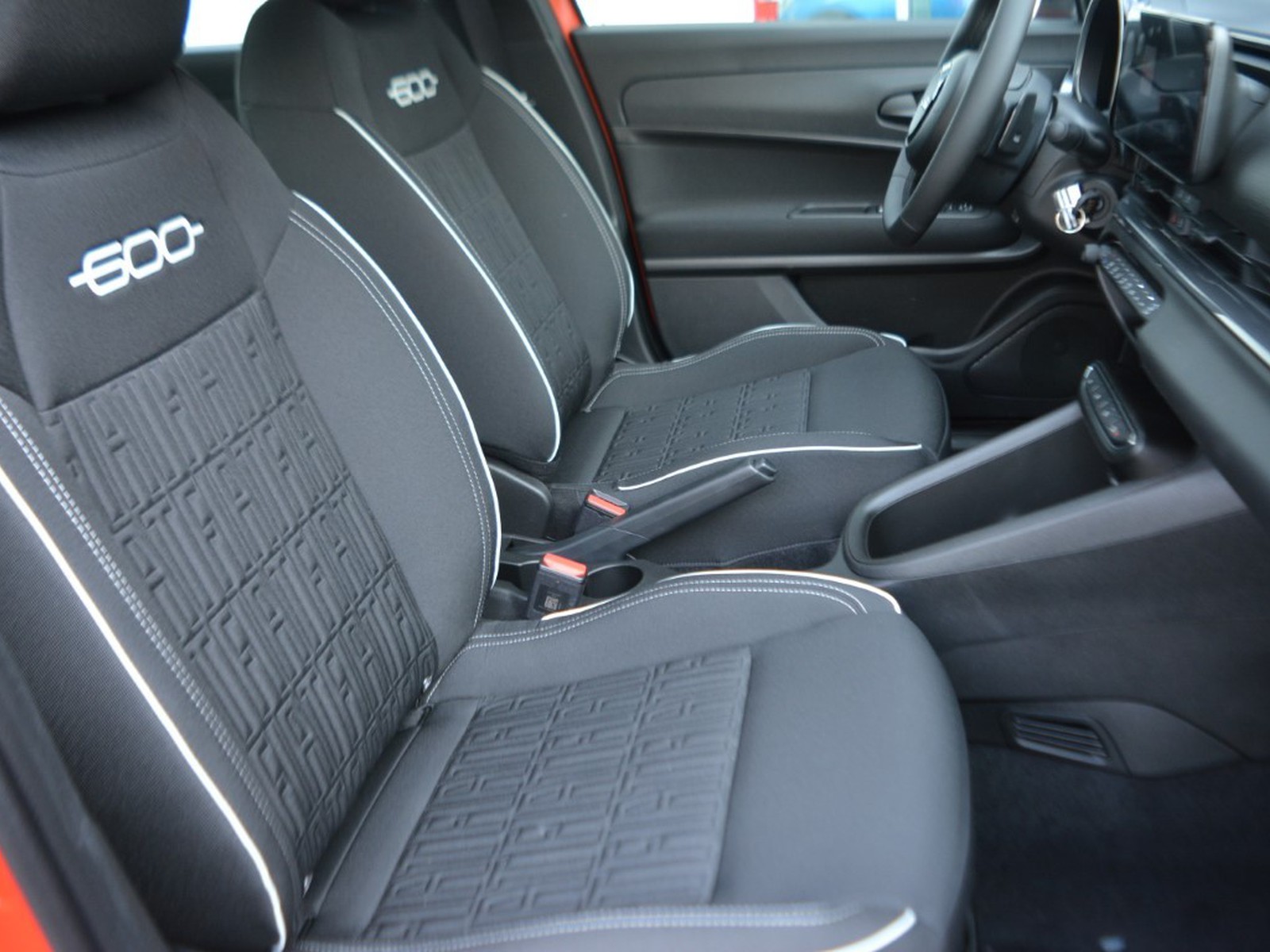 5 - Fiat 600 1.2 hybrid 110cv pop edct