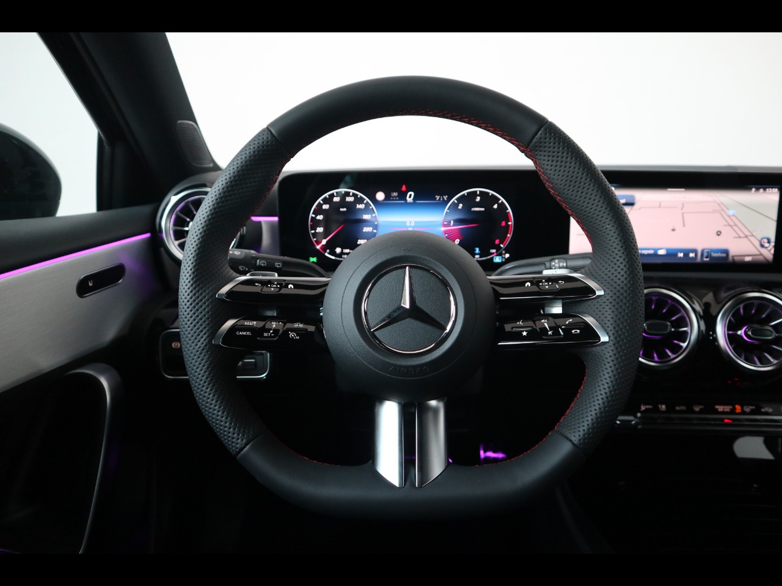 17 - Mercedes Classe A 180 d amg line premium speedshift dct amg 8g