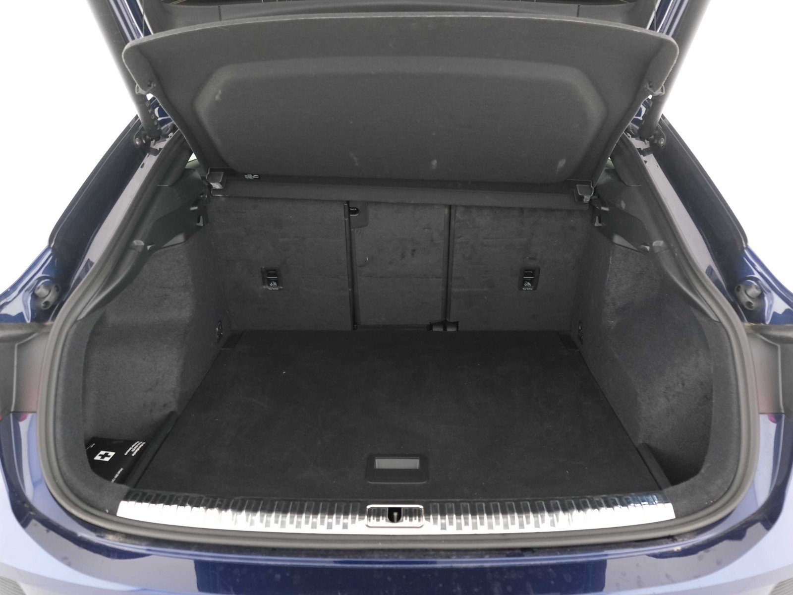 38 - Audi Q3 sportback 35 2.0 tdi s line edition s tronic