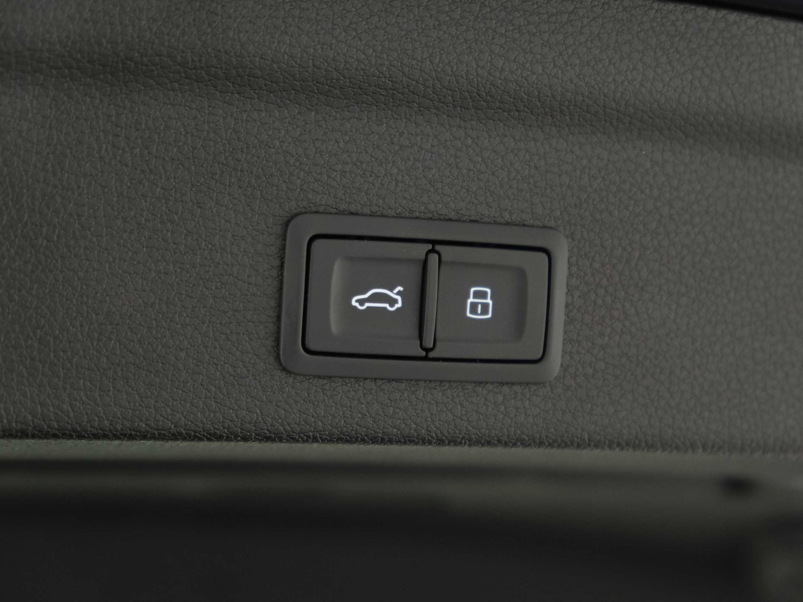 40 - Audi Q3 sportback 35 2.0 tdi s line edition s tronic