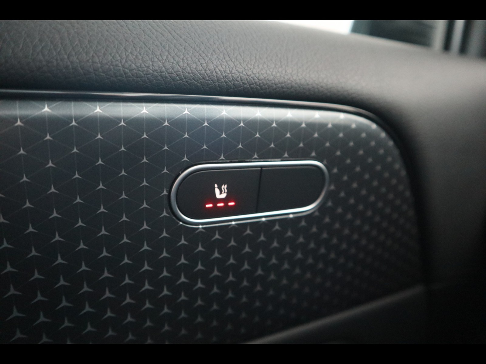 15 - Mercedes GLA 180 d advanced 8g-dct