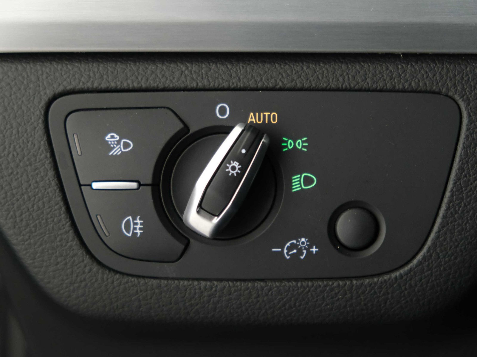 12 - Audi Q5 sportback 40 2.0 tdi mhev 12v s line quattro s tronic