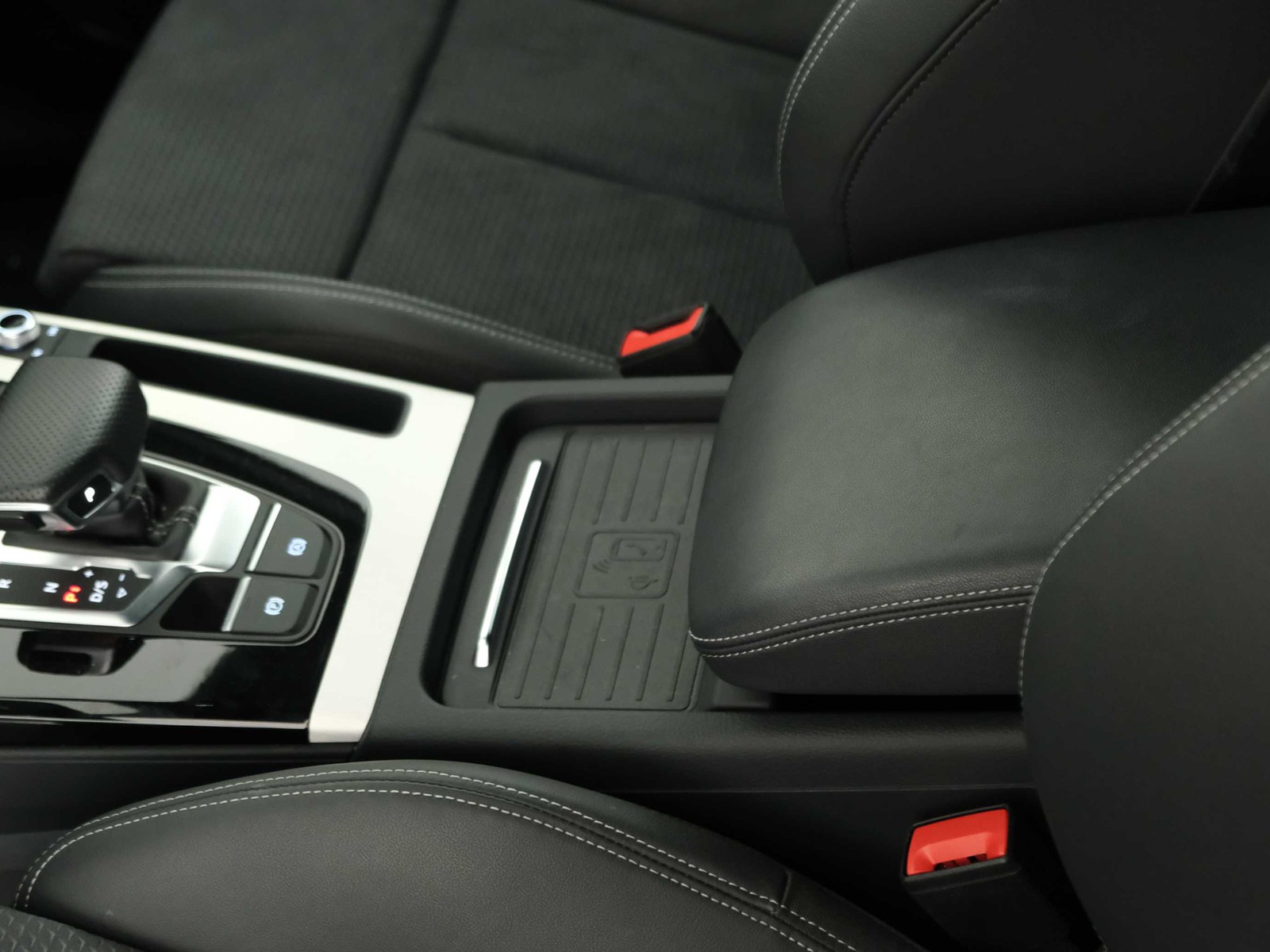 28 - Audi Q5 sportback 40 2.0 tdi mhev 12v s line quattro s tronic