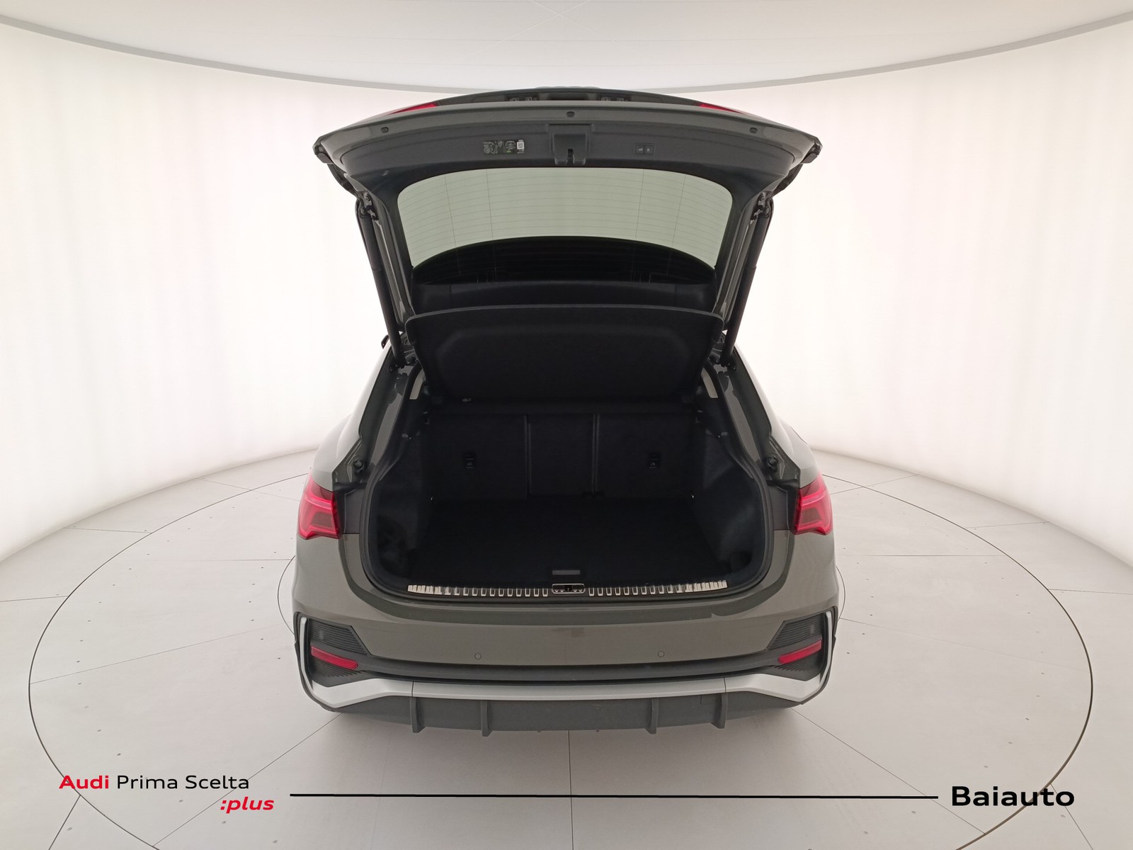 32 - Audi Q3 sportback 35 1.5 tfsi evo2 s line edition s tronic