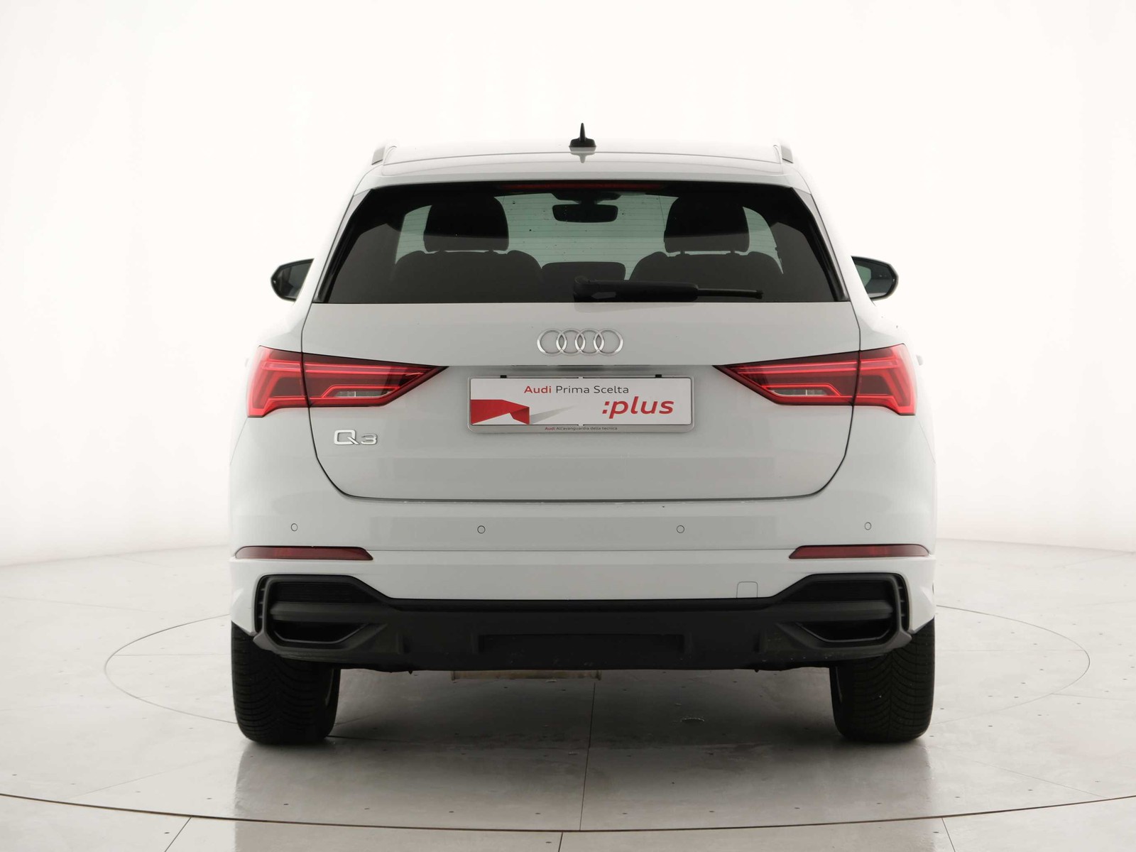 15 - Audi Q3 35 2.0 tdi s line edition s tronic