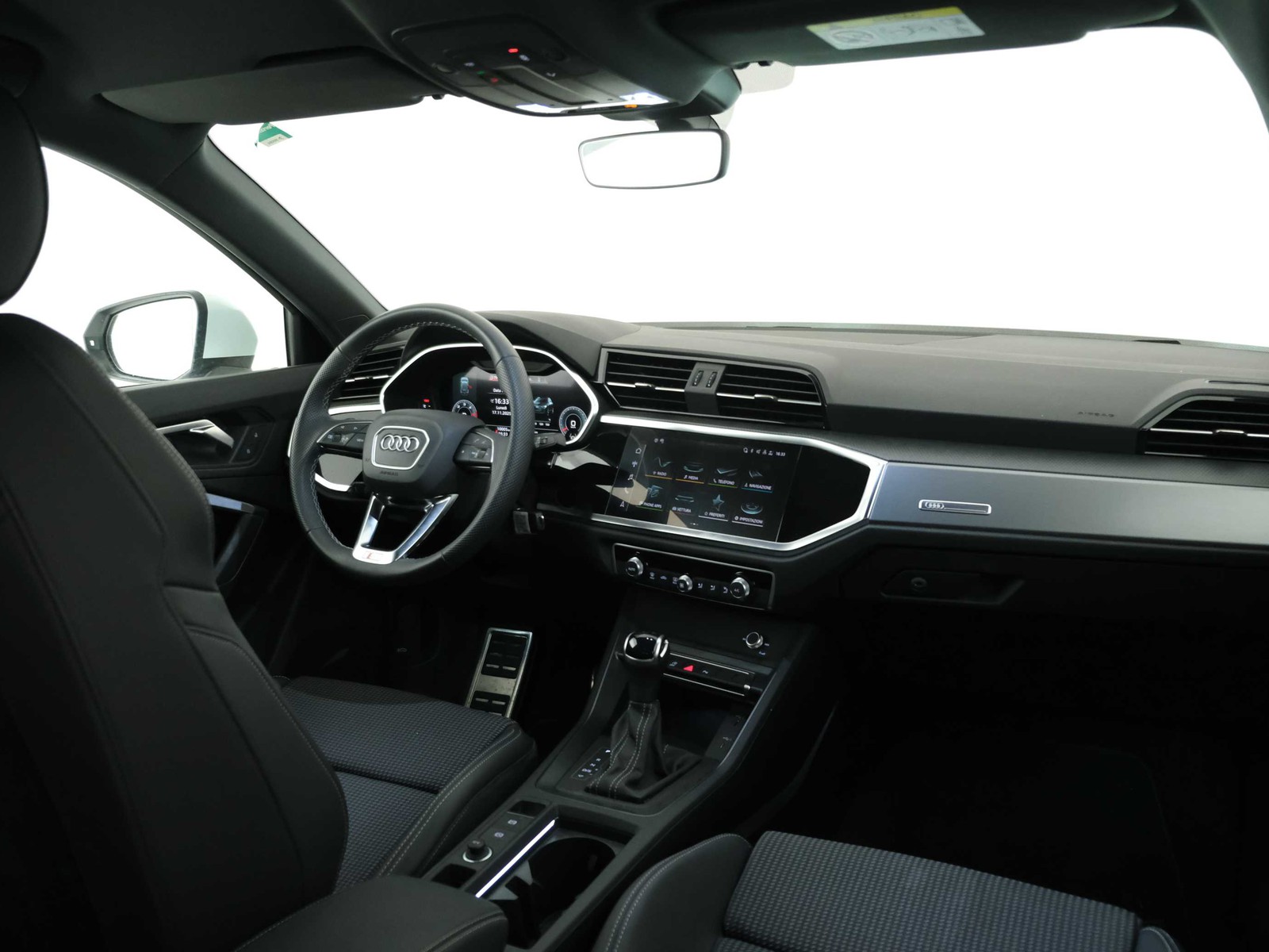 3 - Audi Q3 35 2.0 tdi s line edition s tronic