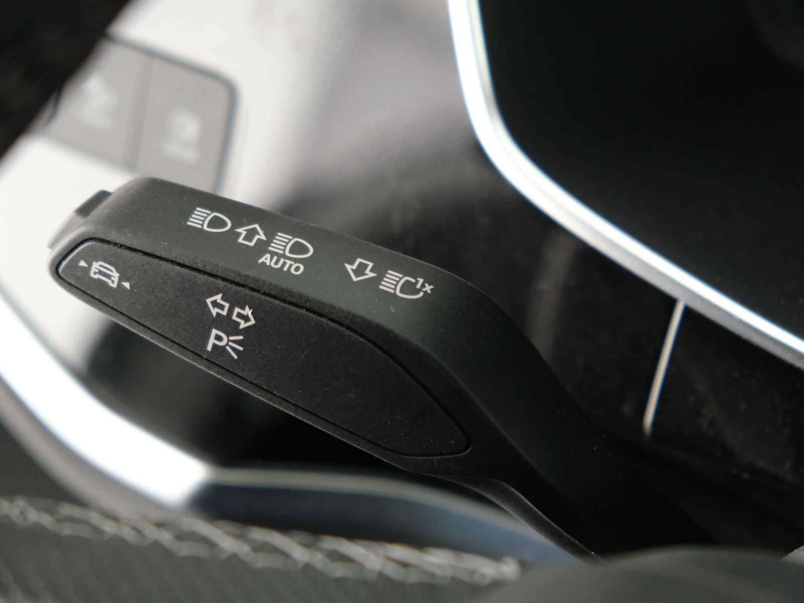 28 - Audi Q3 35 2.0 tdi s line edition s tronic