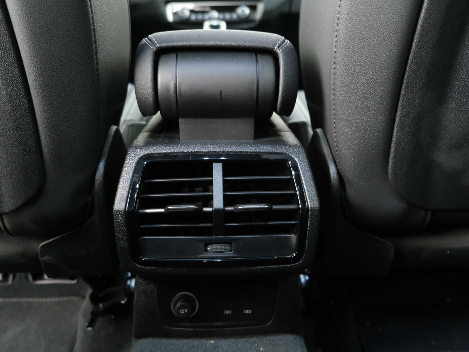 36 - Audi Q3 35 2.0 tdi s line edition s tronic