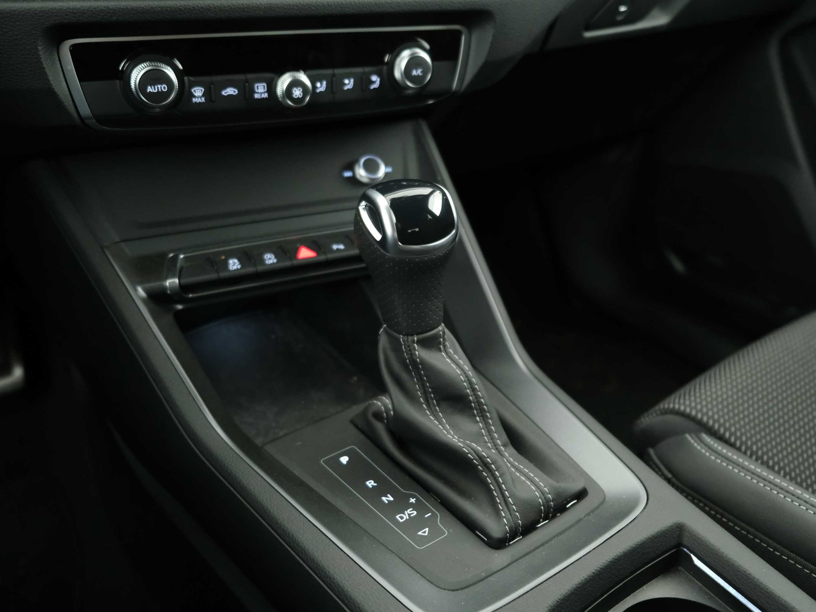 5 - Audi Q3 35 2.0 tdi s line edition s tronic