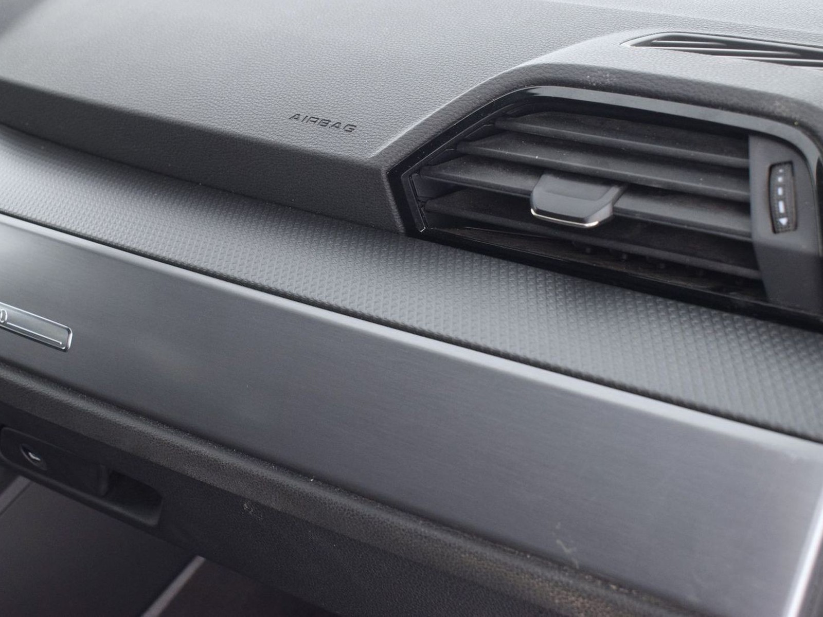 18 - Audi Q3 sportback 35 2.0 tdi s line edition s tronic