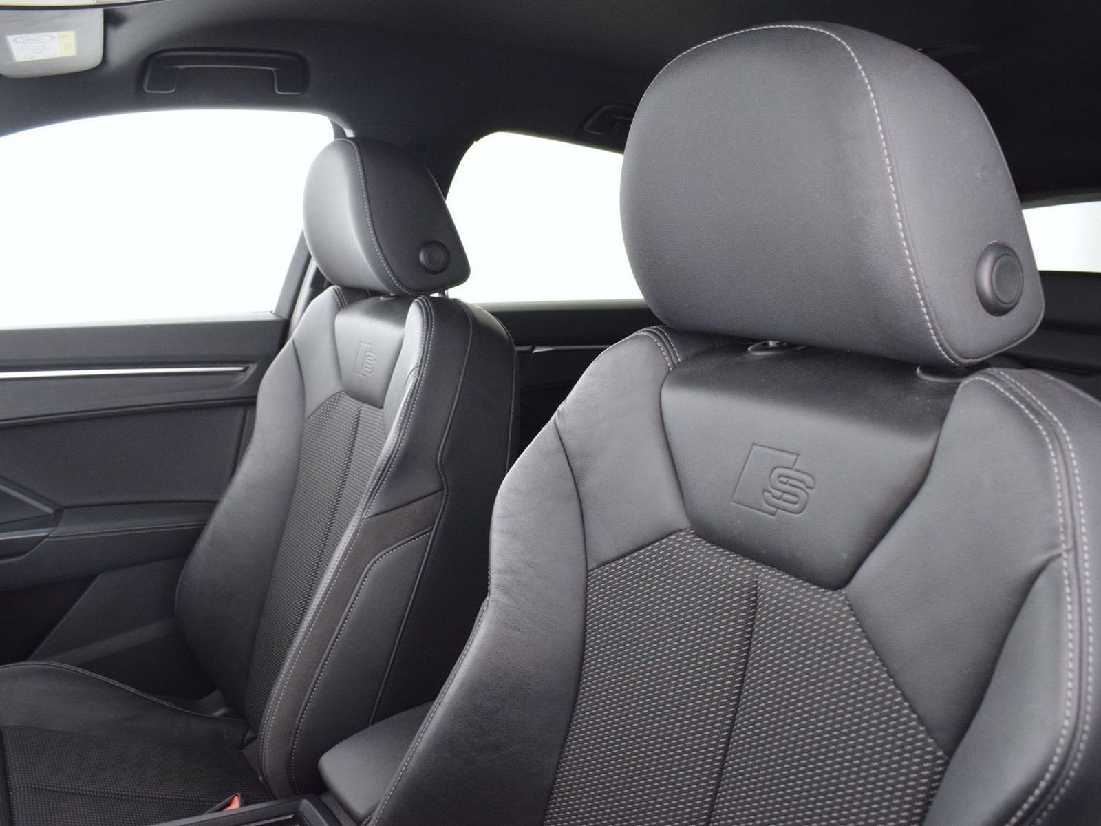 20 - Audi Q3 sportback 35 2.0 tdi s line edition s tronic