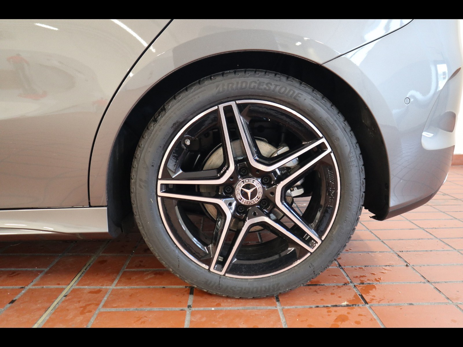 4 - Mercedes Classe B 180 d amg line advanced plus 8g-dct