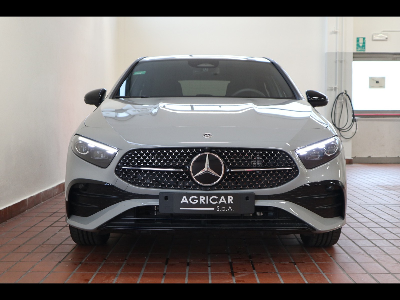 2 - Mercedes Classe A 250 e plug-in-hybrid alpine grey edition speedshift dct amg 8g