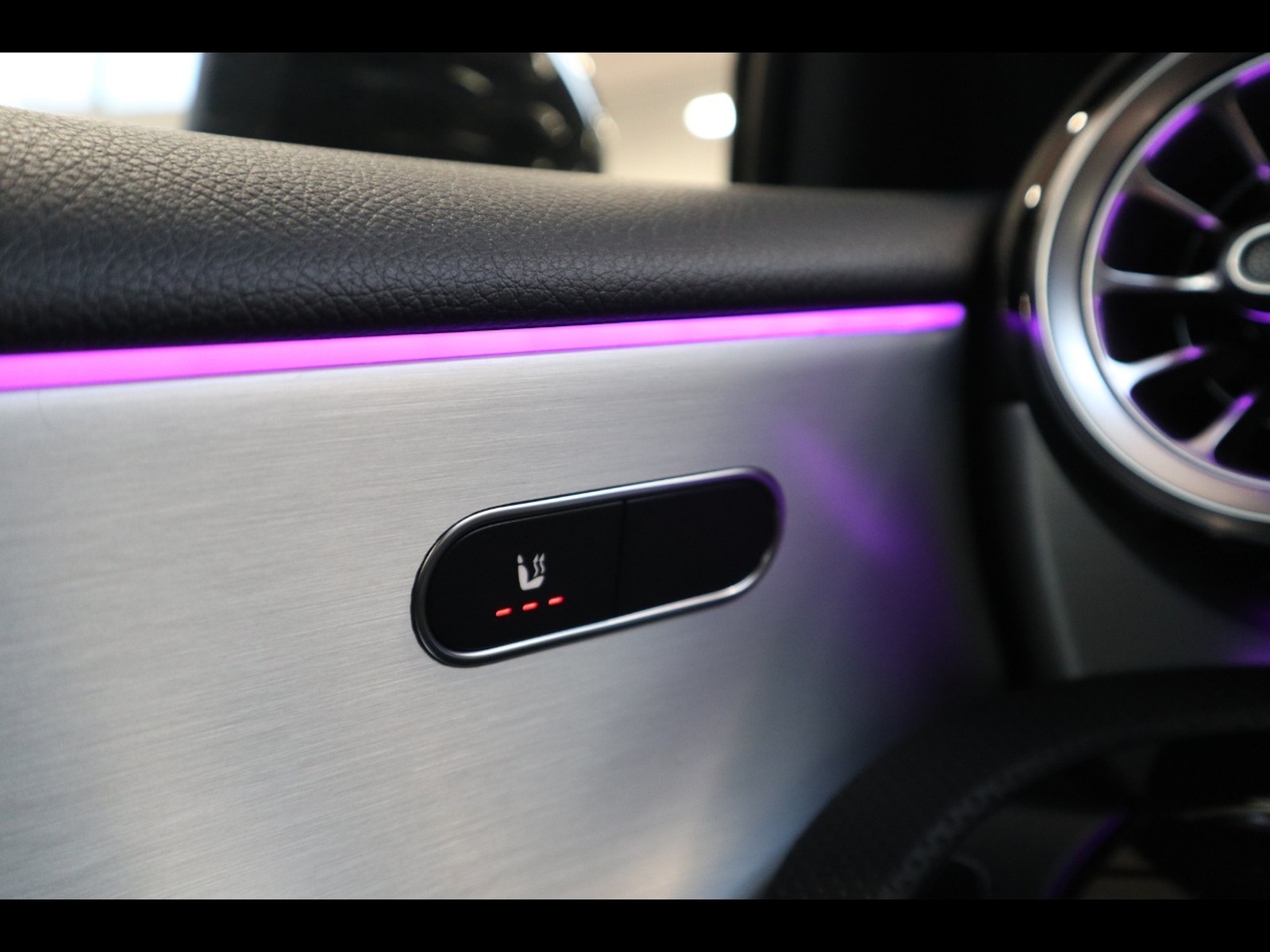 15 - Mercedes Classe A 250 e plug-in-hybrid alpine grey edition speedshift dct amg 8g