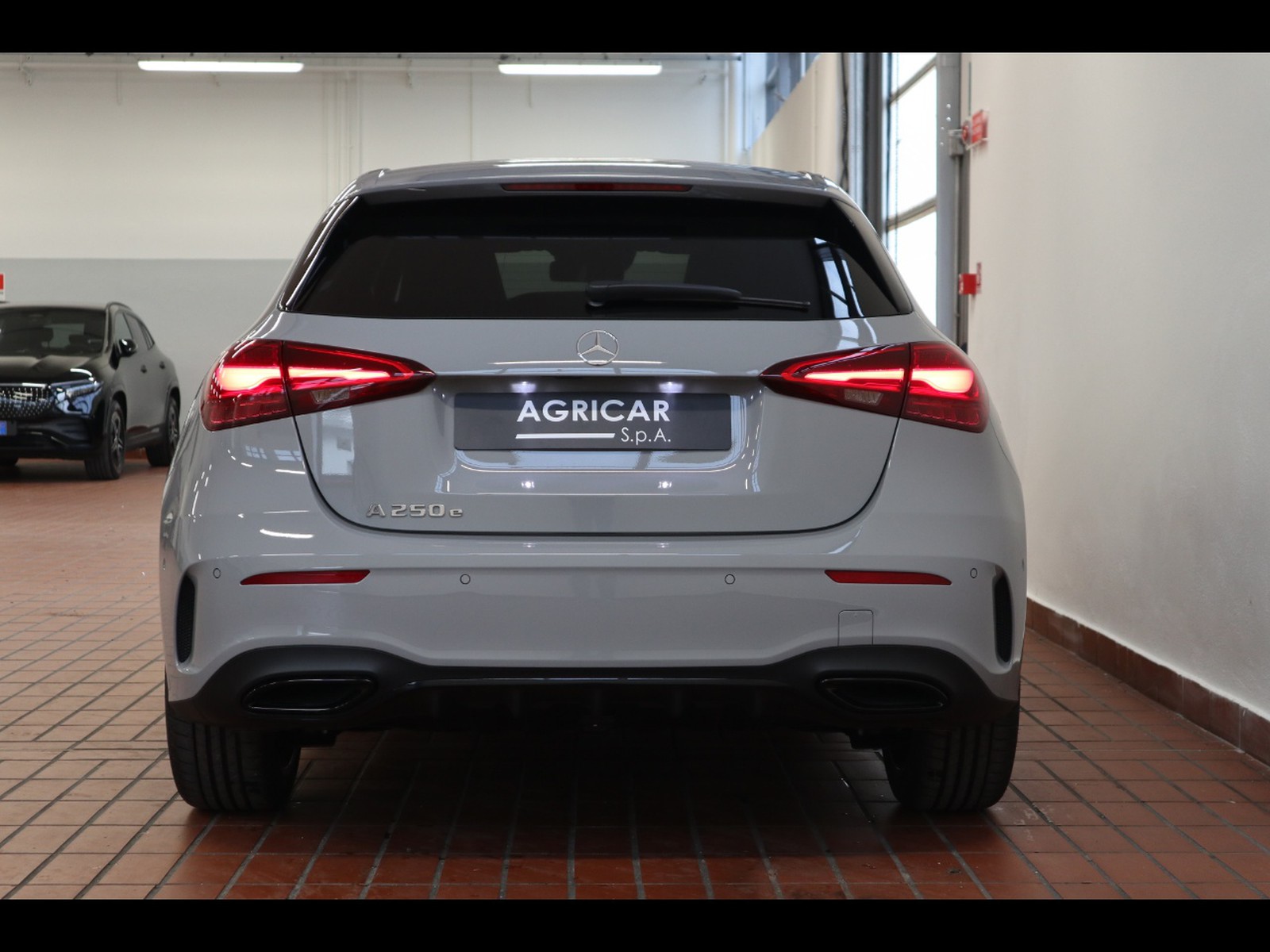 6 - Mercedes Classe A 250 e plug-in-hybrid alpine grey edition speedshift dct amg 8g
