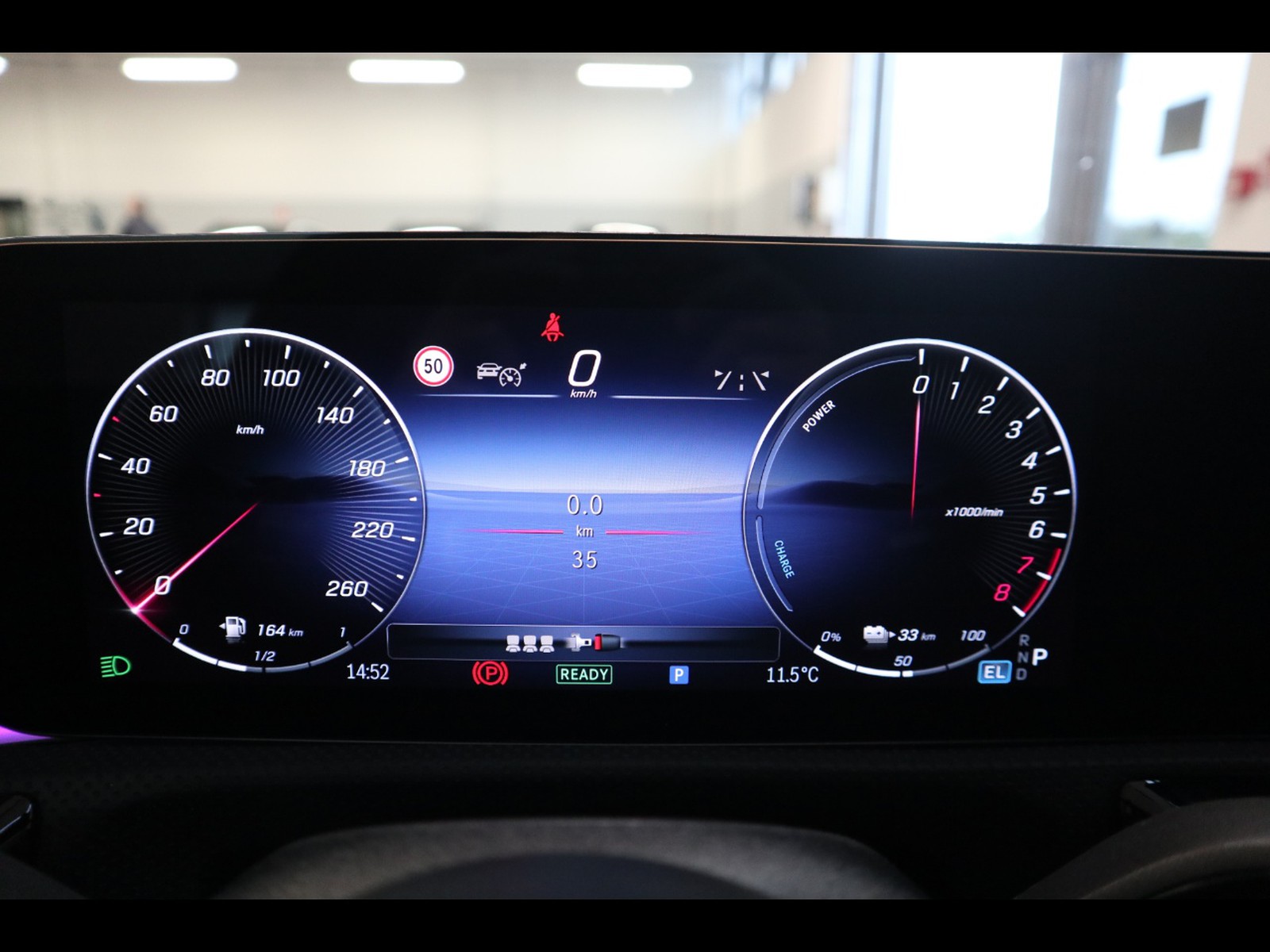 9 - Mercedes Classe A 250 e plug-in-hybrid alpine grey edition speedshift dct amg 8g