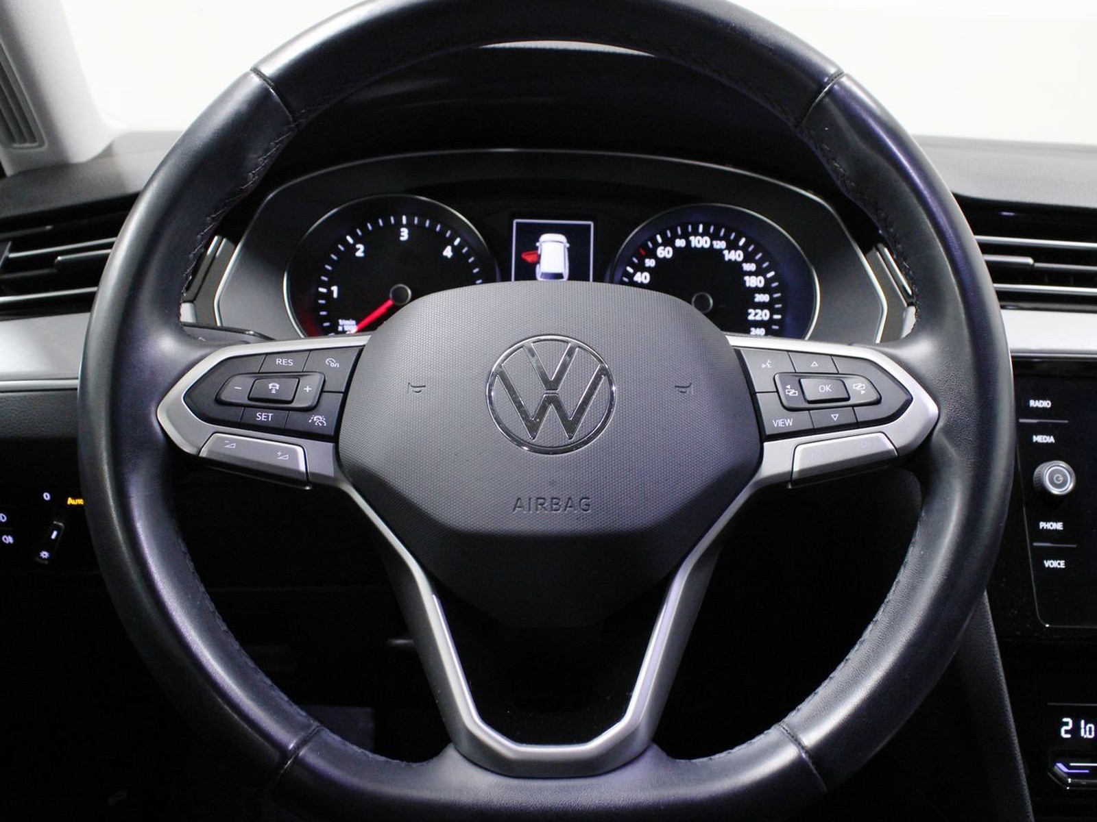 15 - Volkswagen Passat variant 2.0 tdi scr evo 150cv business dsg